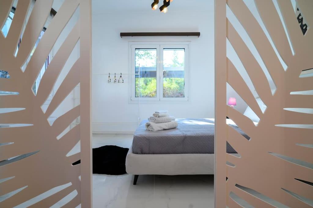 Seclusion, Privacy and 2 bedroom Luxury in Glyfada