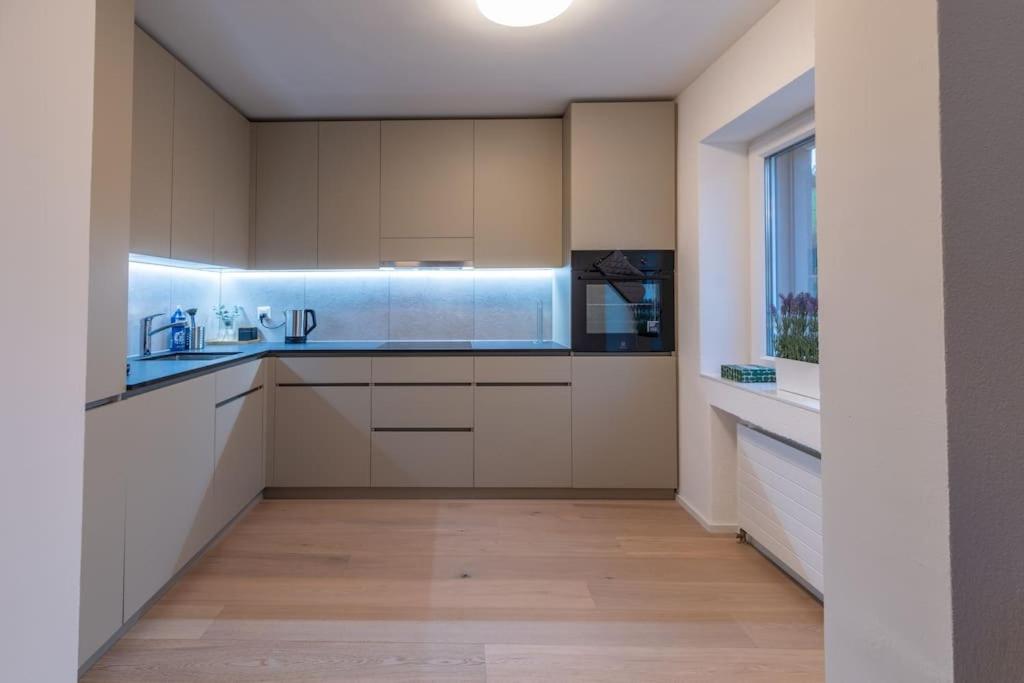 Jasminkas Host 1, Ruhig, Gratis Parkplatz Balkon & im 1, Stockwerk