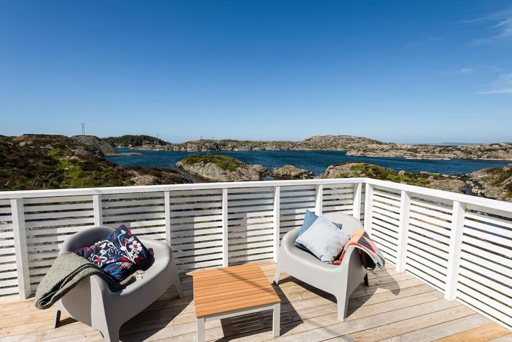 Cheerfull cabin with 3 bedroom with boat house view 4