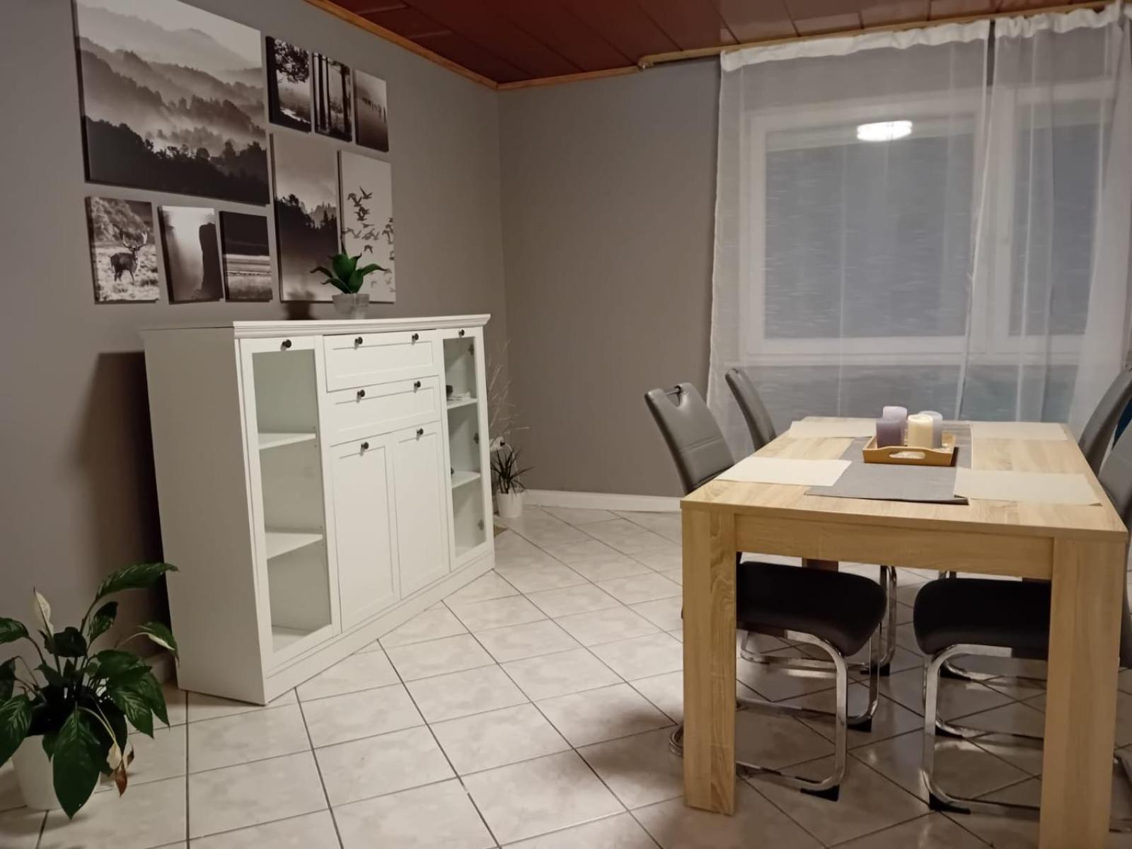 gemütliche 75qm, Ideal für 2-4 Personen, Kamin, voll möbliert, Wifi, TV, Netflix