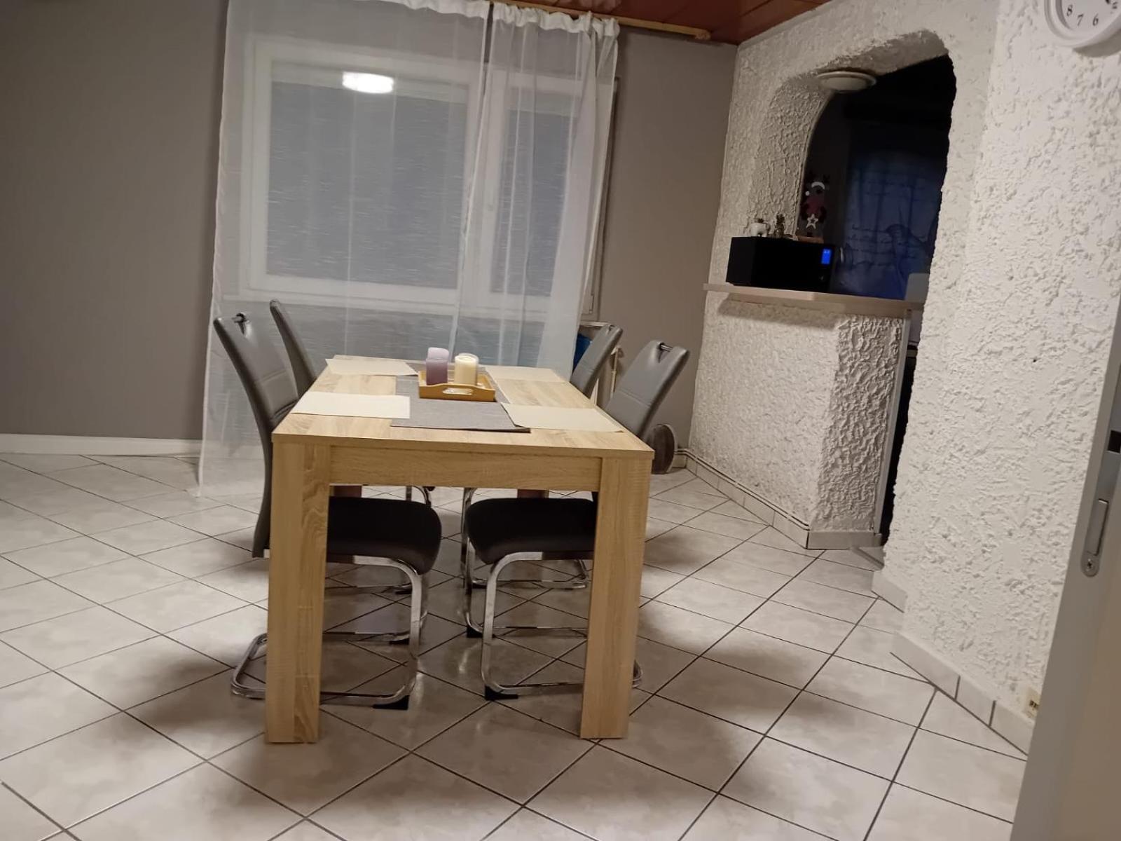 gemütliche 75qm, Ideal für 2-4 Personen, Kamin, voll möbliert, Wifi, TV, Netflix