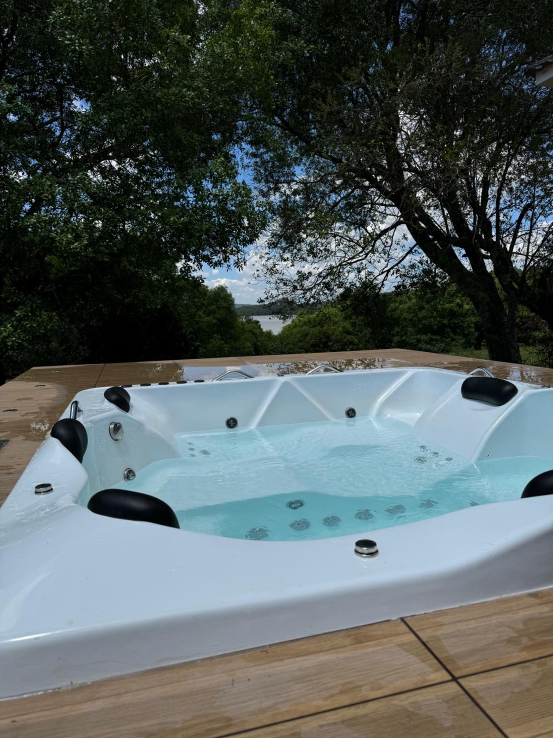 Casa de Campo Luxuosa Com Jacuzzi Gigante