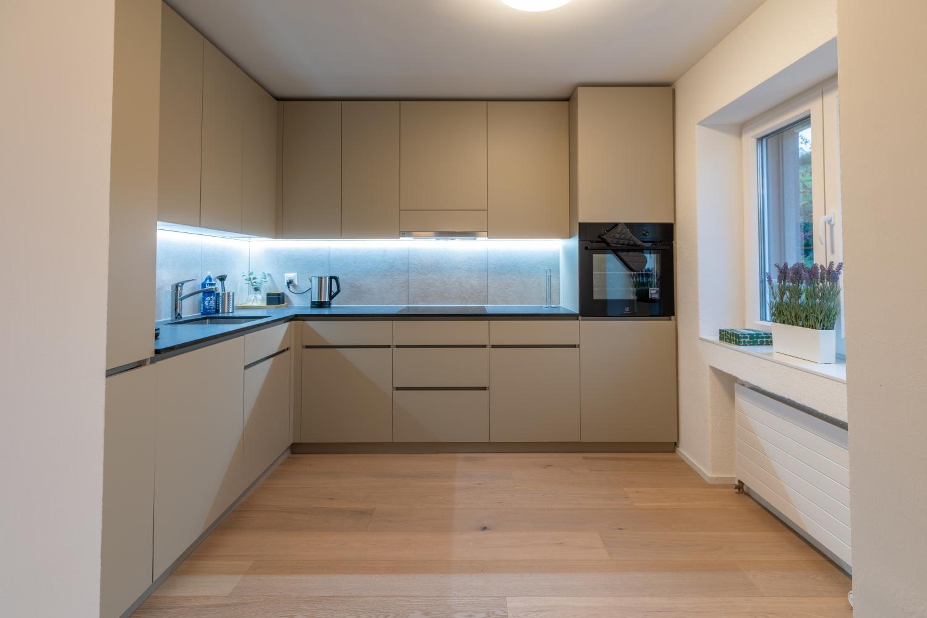 Jasminkas Host 1, Ruhig, Gratis Parkplatz Balkon & im 1, Stockwerk