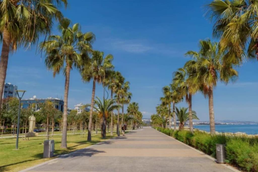 Smart Comfort RoomN2 with Private Bathroom in best Location Beach 250m