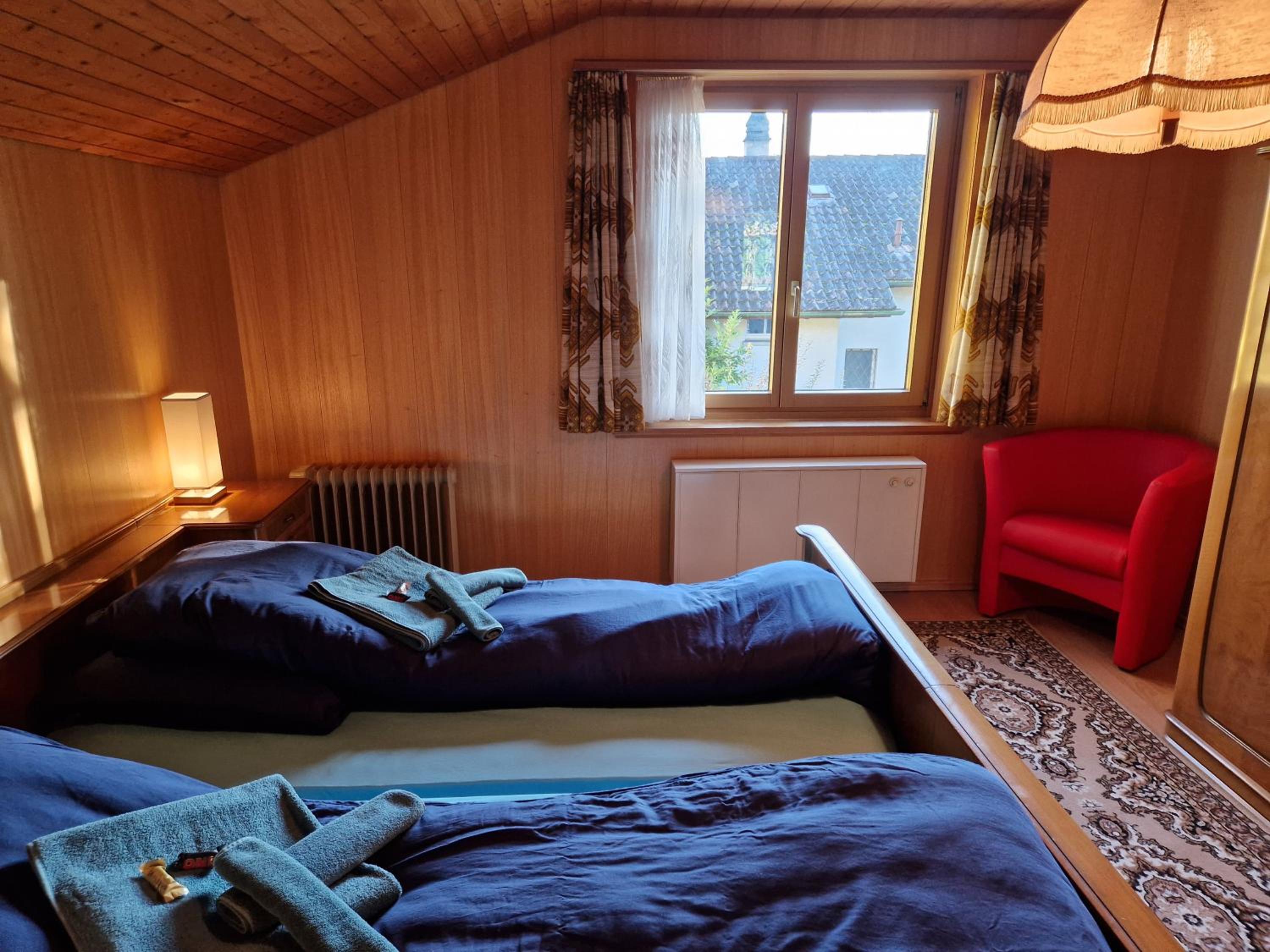 Swiss Chalet direkt am Thunersee