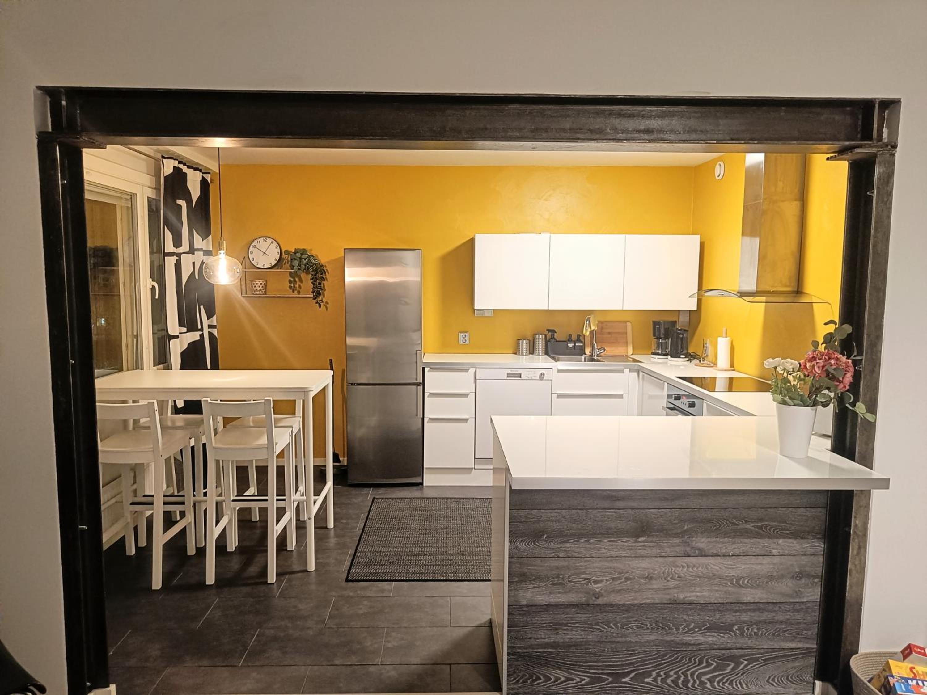 Big 88m2 apartment in the center view 3