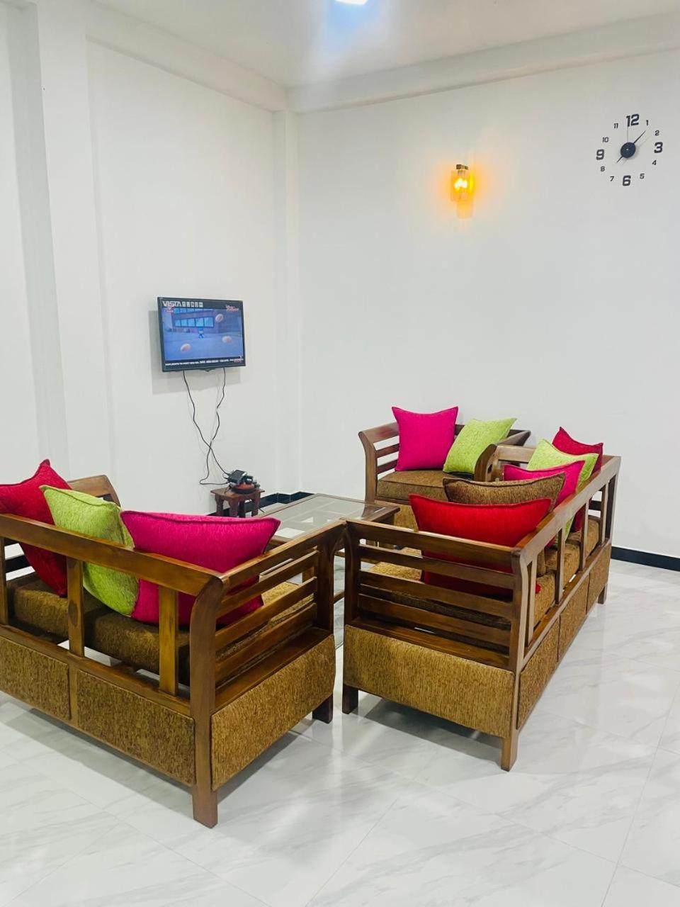LEO INn GALLE