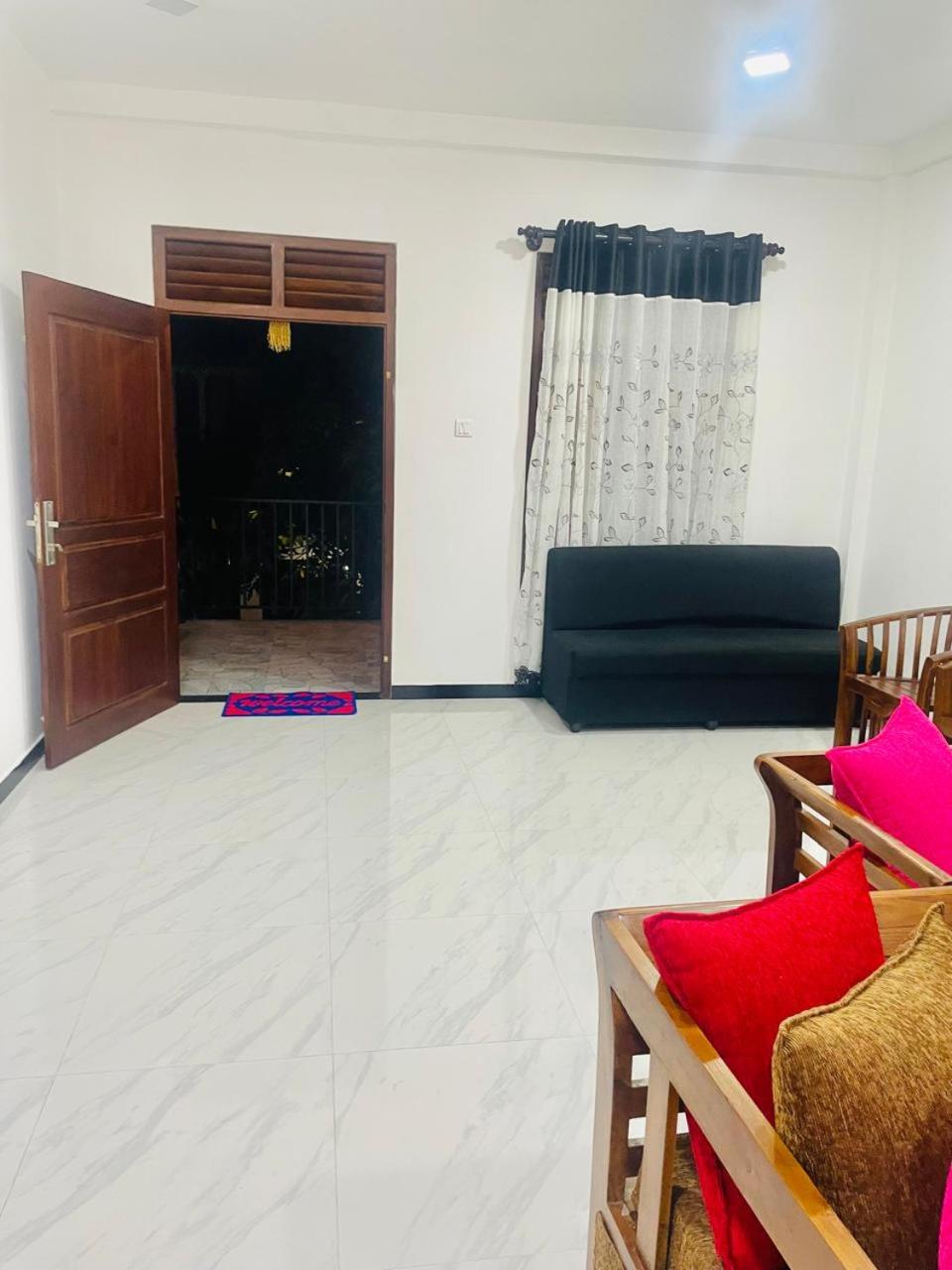 LEO INn GALLE