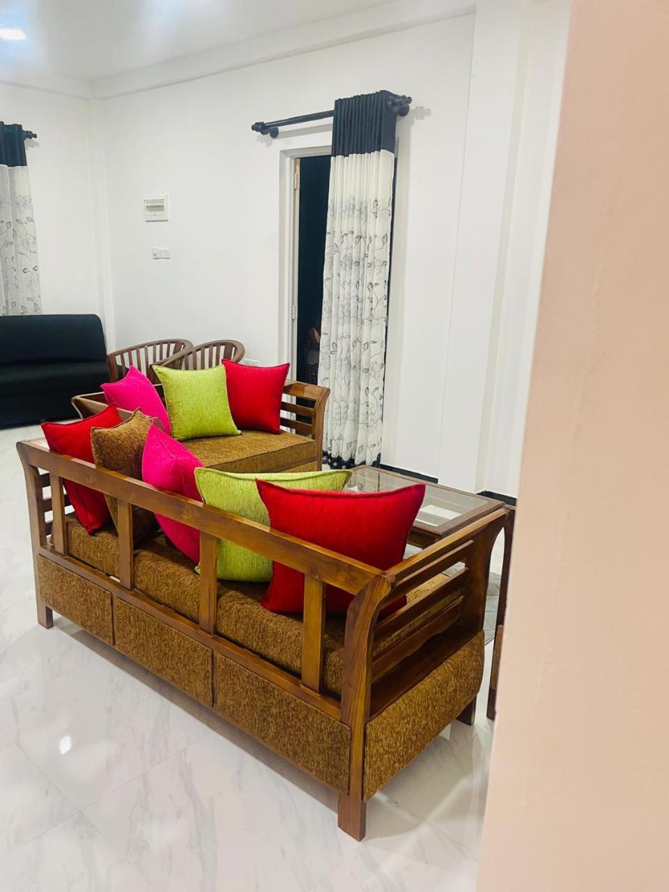 LEO INn GALLE