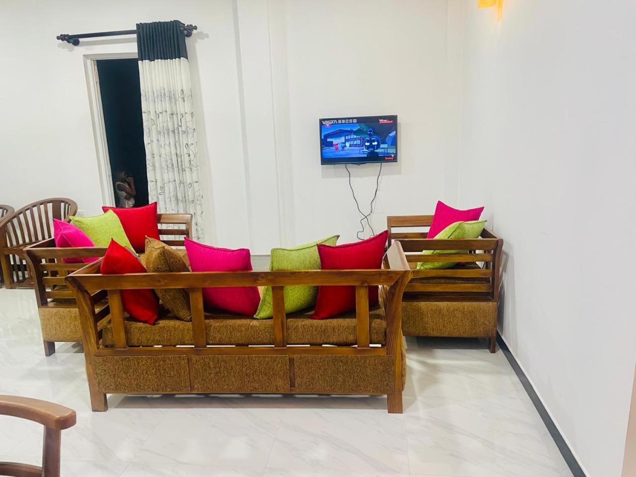 LEO INn GALLE