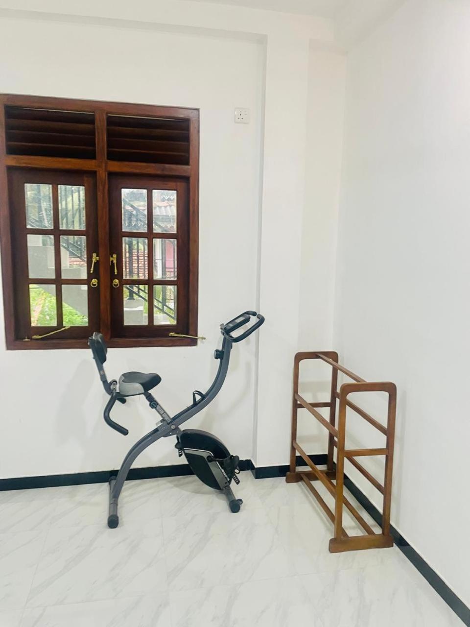 LEO INn GALLE