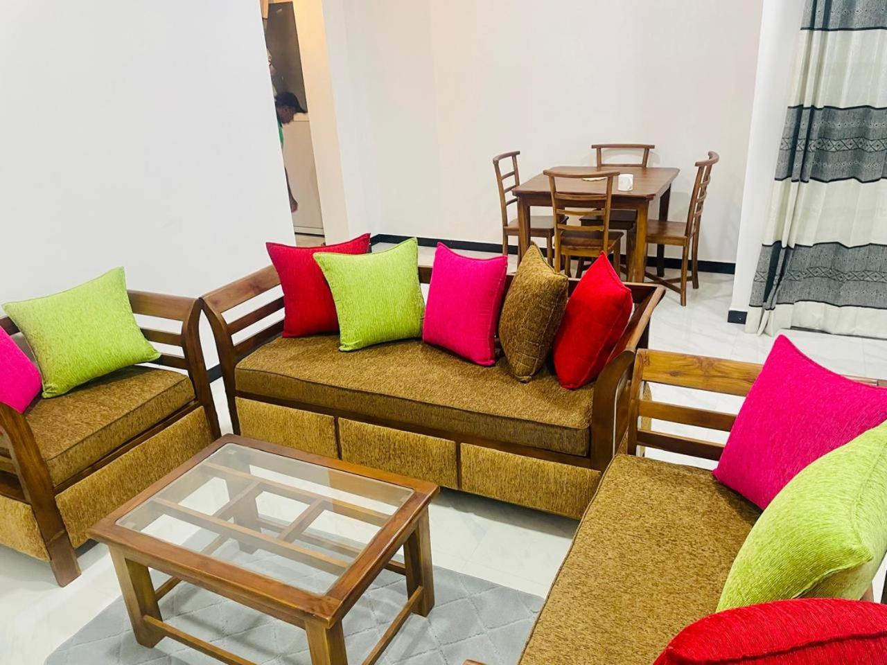 LEO INn GALLE