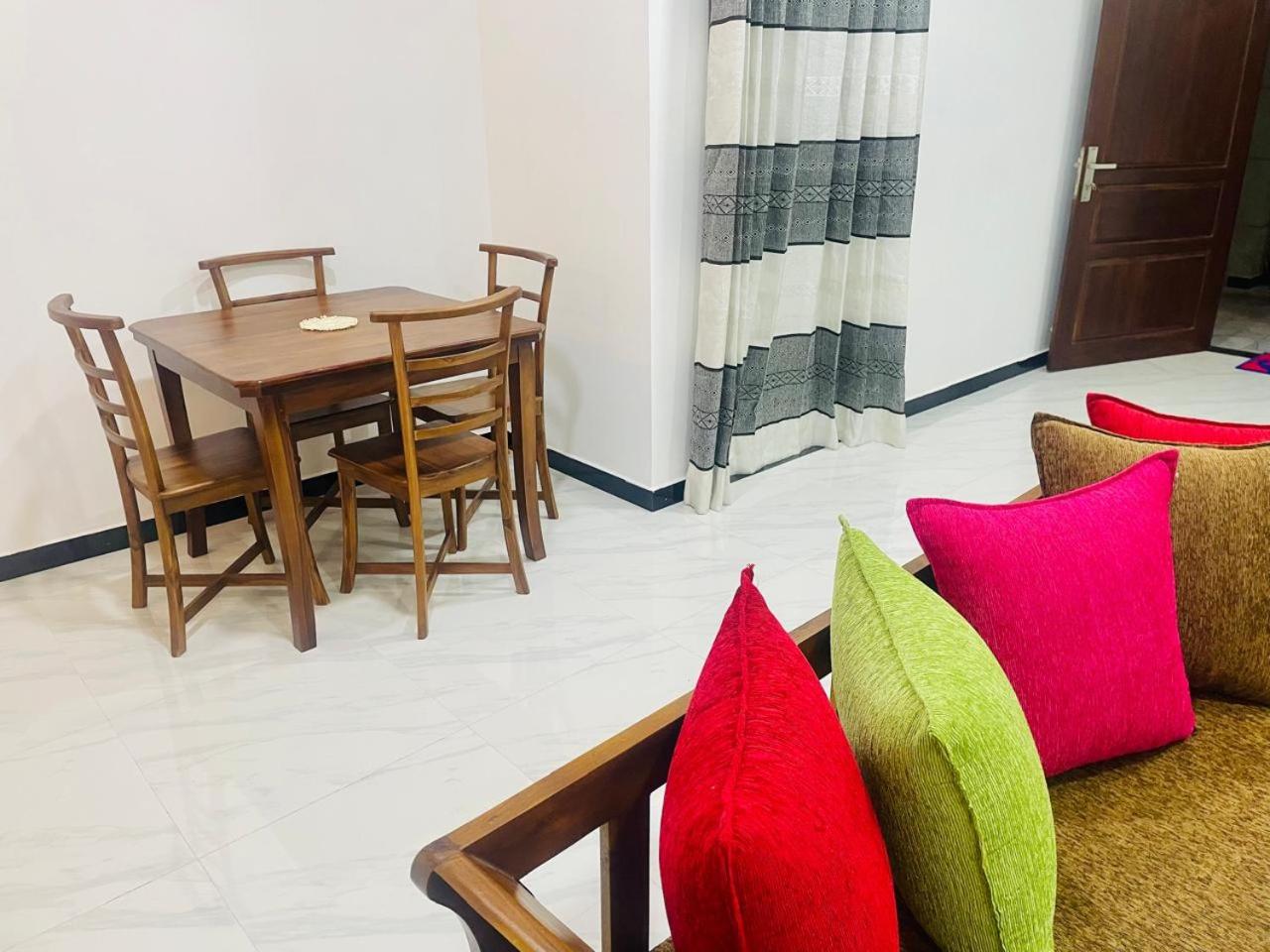 LEO INn GALLE