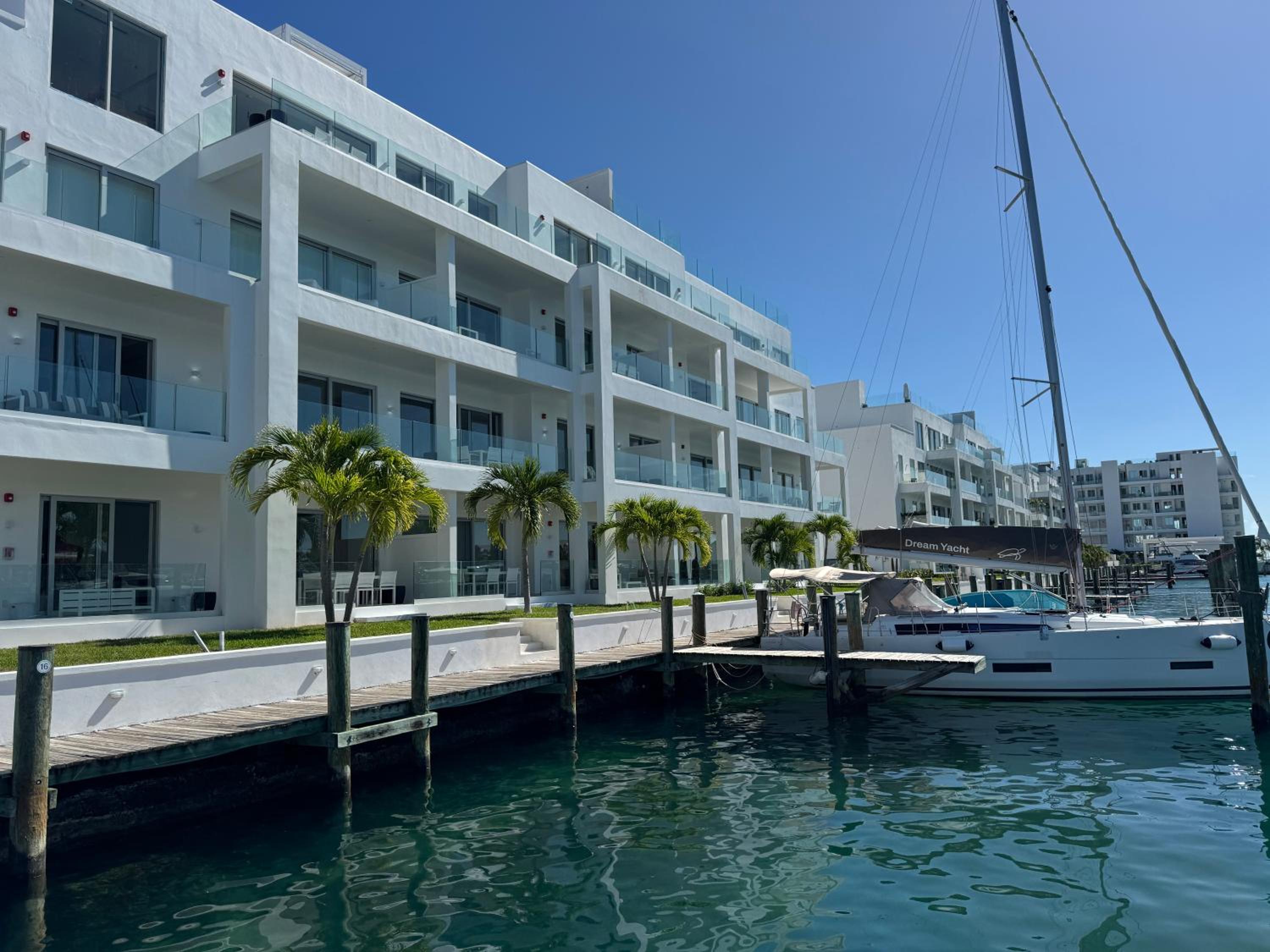 Casablanca Bahamas- New Luxury Waterfront Condo, Palm Cay, The Bahamas