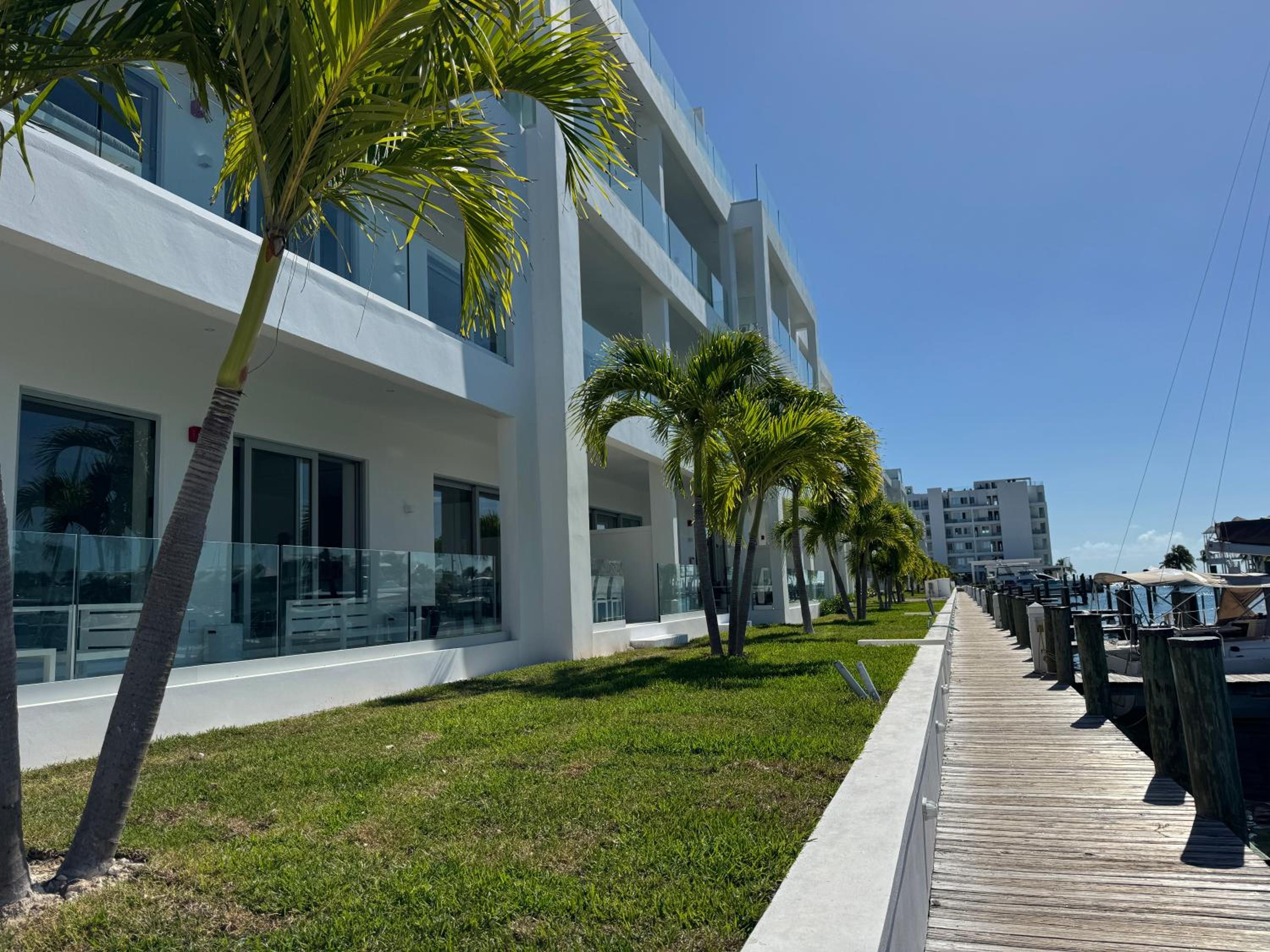 Casablanca Bahamas- New Luxury Waterfront Condo, Palm Cay, The Bahamas