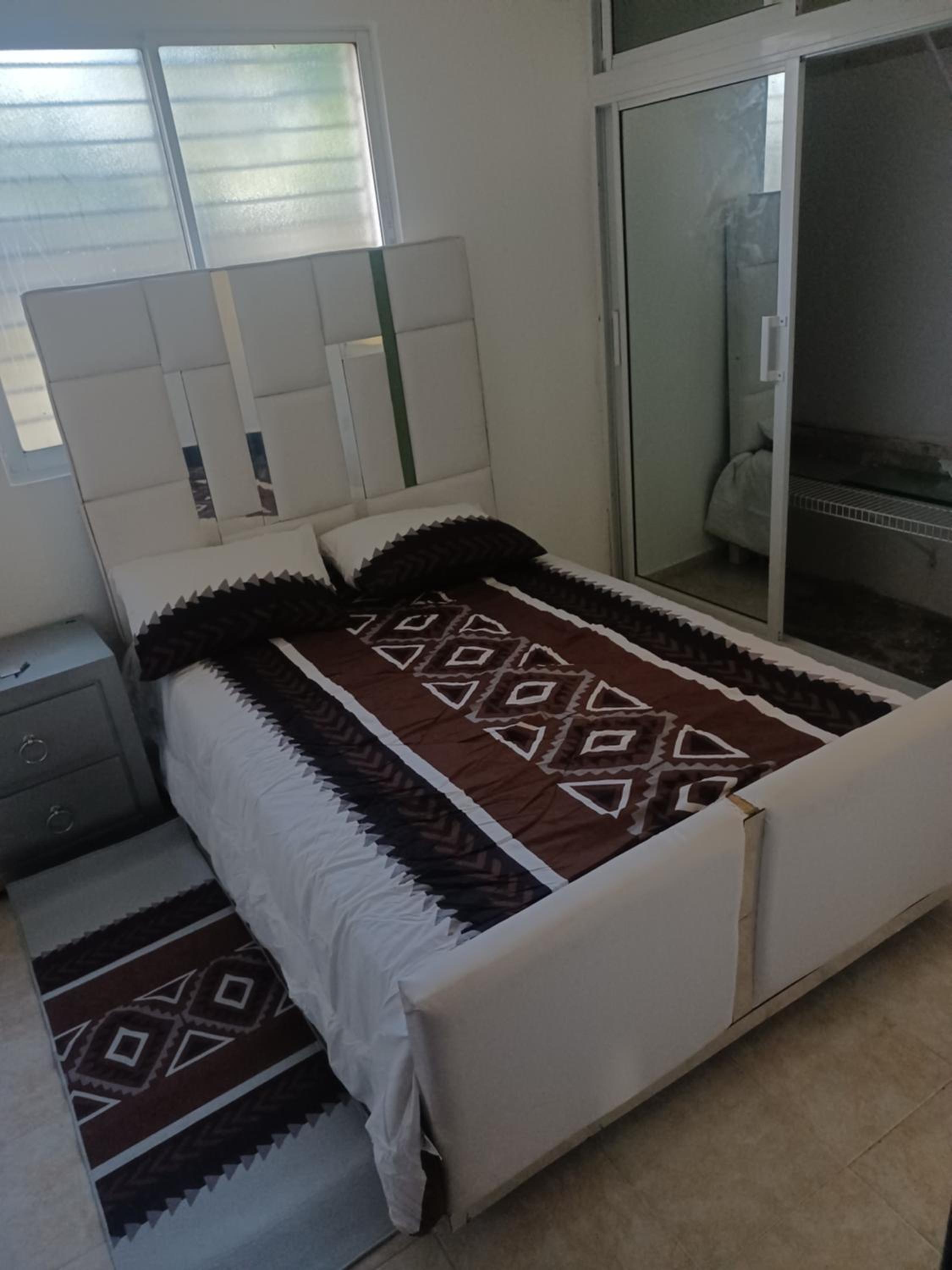 Apartamento con parqueo