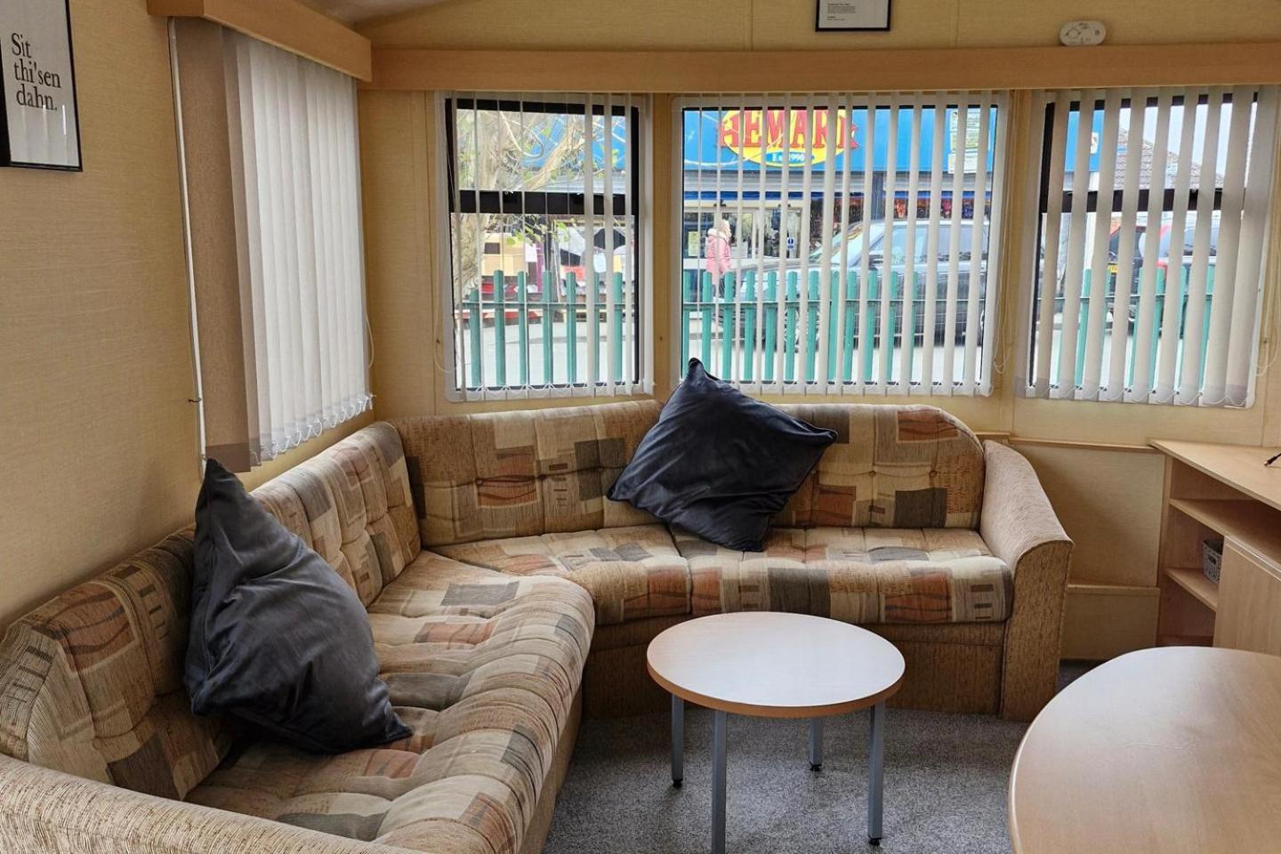 3-Bed Caravan - Sleeps 8 - Pool Onsite - PetsOK view 4