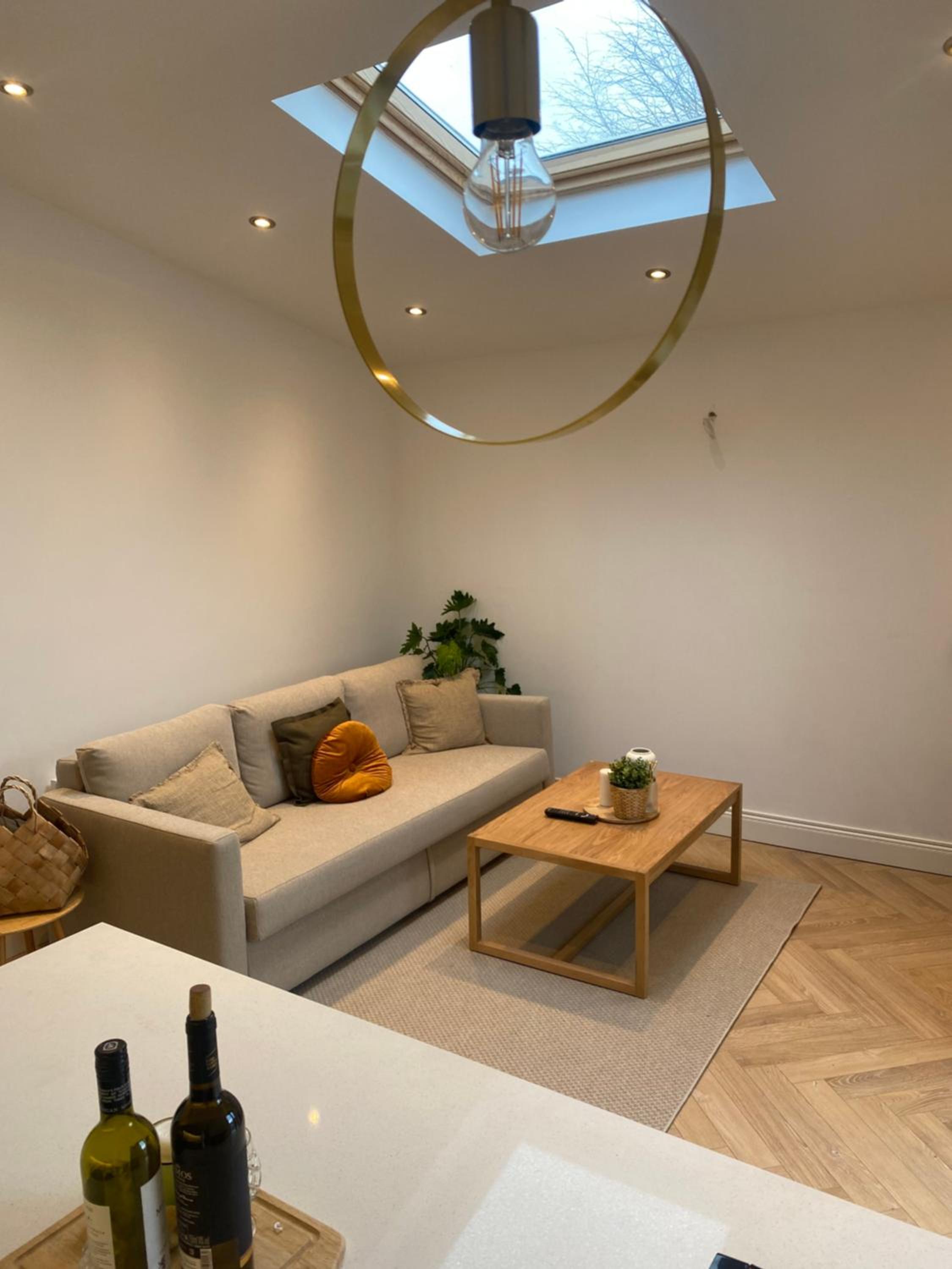 Modern 2-Bed Apartment 20 mins from Dublin Airport