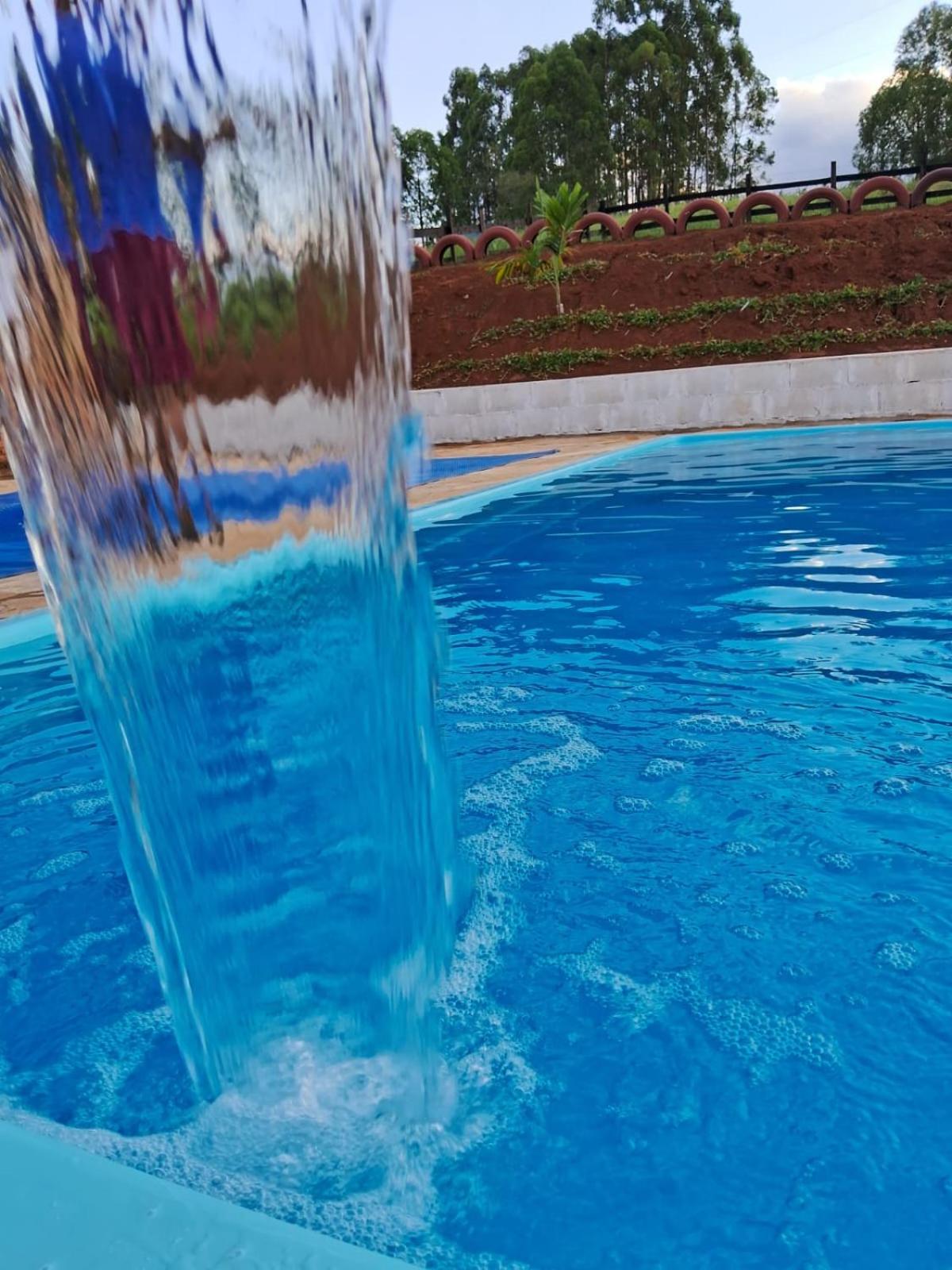 Sítio com Natureza , piscina e campo de areia em Cruzília