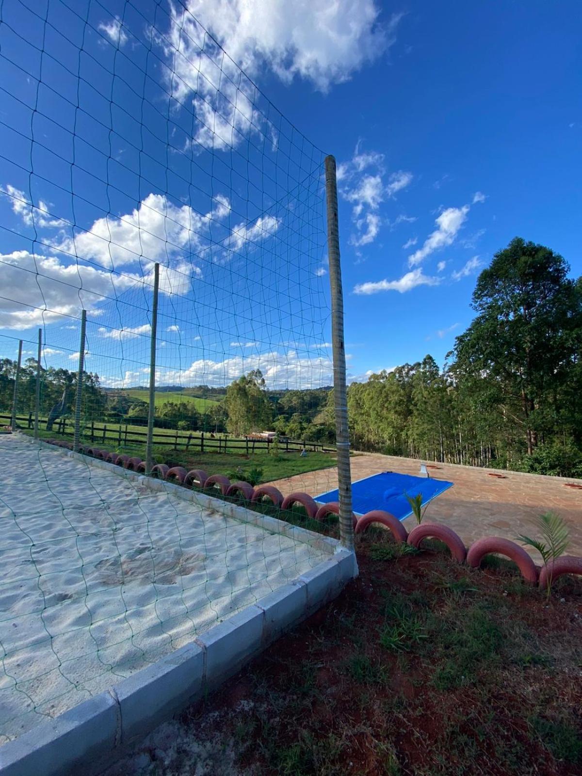 Sítio com Natureza , piscina e campo de areia em Cruzília
