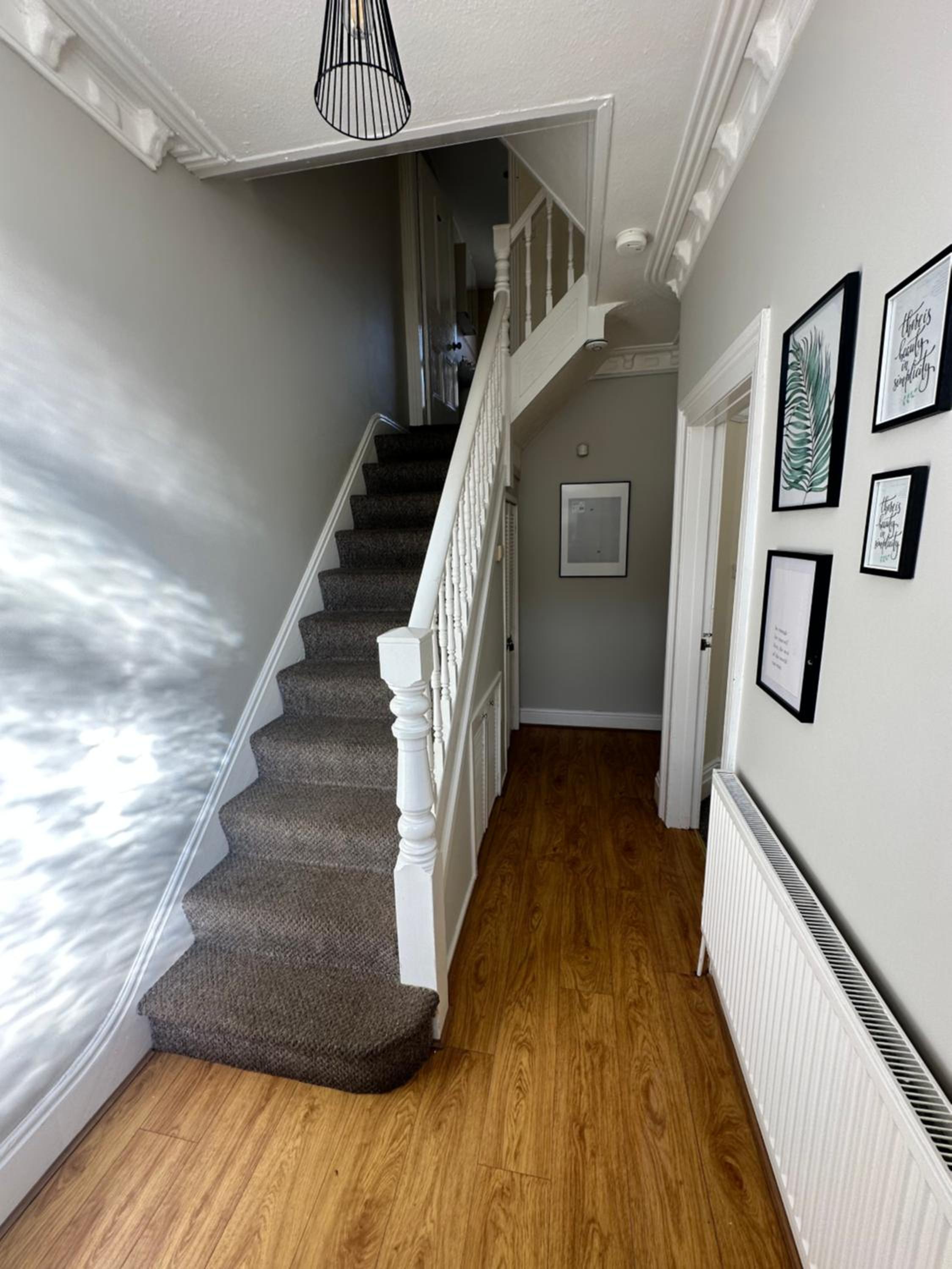 Modern 5 Bedroom House Near Lark Lane view 4