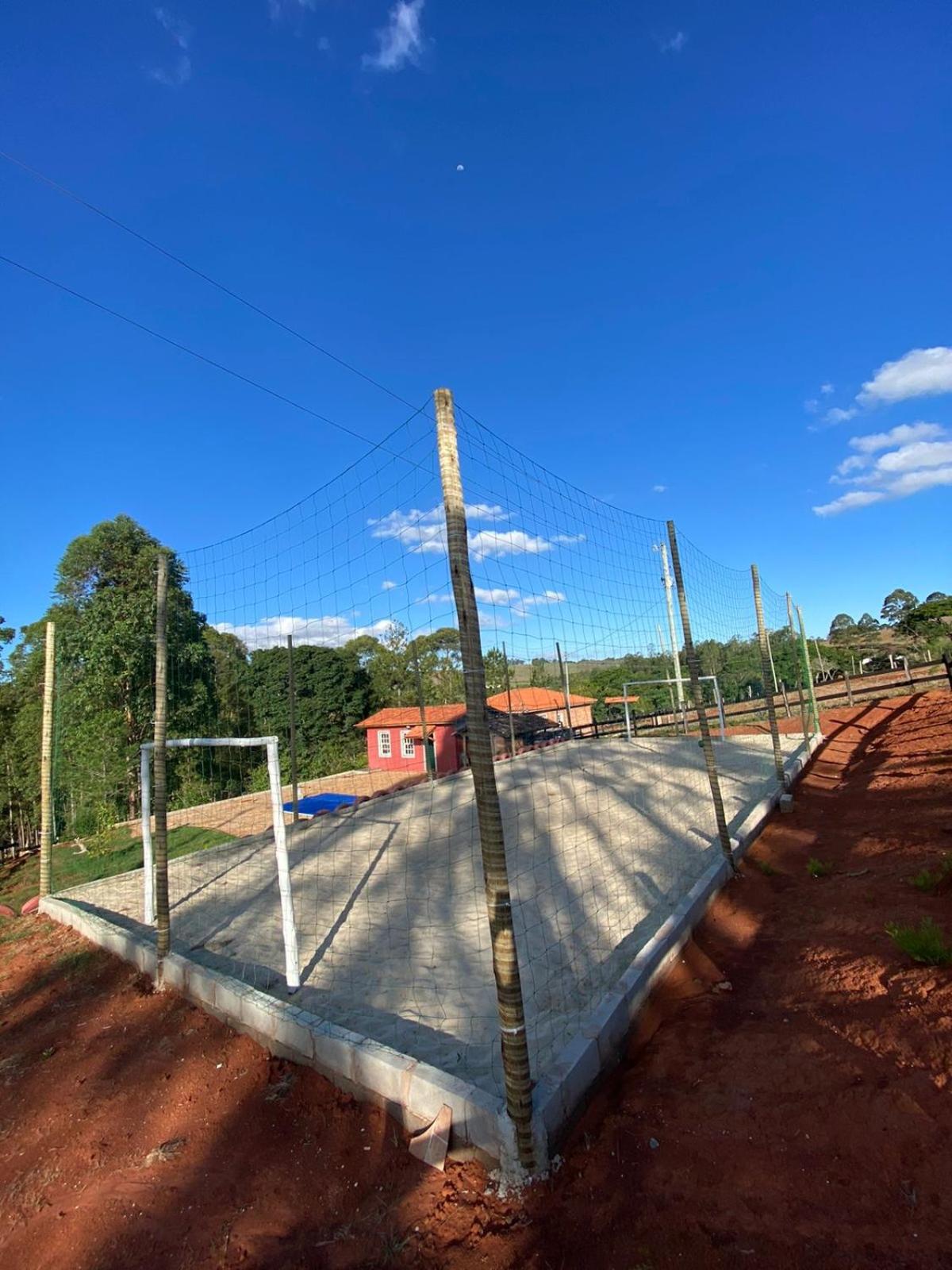 Sítio com Natureza , piscina e campo de areia em Cruzília