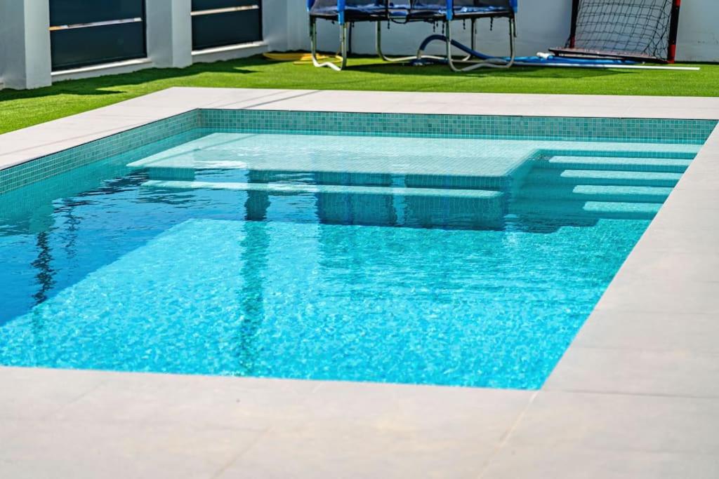VillaSpainExperience con piscina climatizada