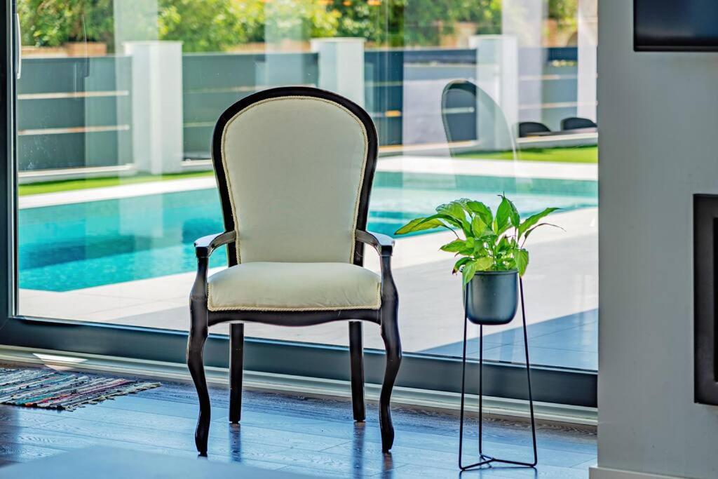 VillaSpainExperience con piscina climatizada
