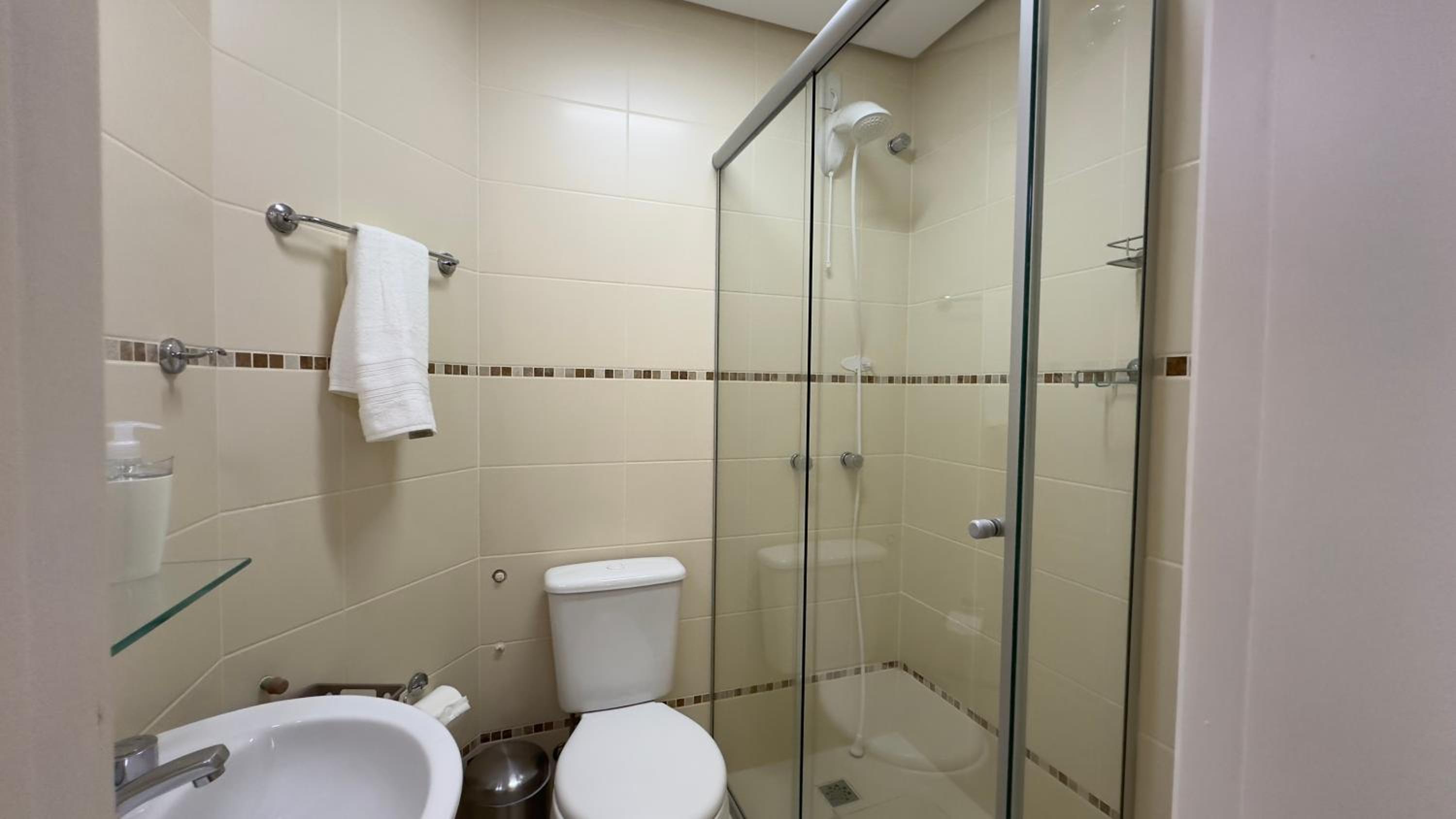 Apartamento à 10 min Centro para 06 Pessoas com Lareira, Ar condicionado e Wi-Fi Veloz