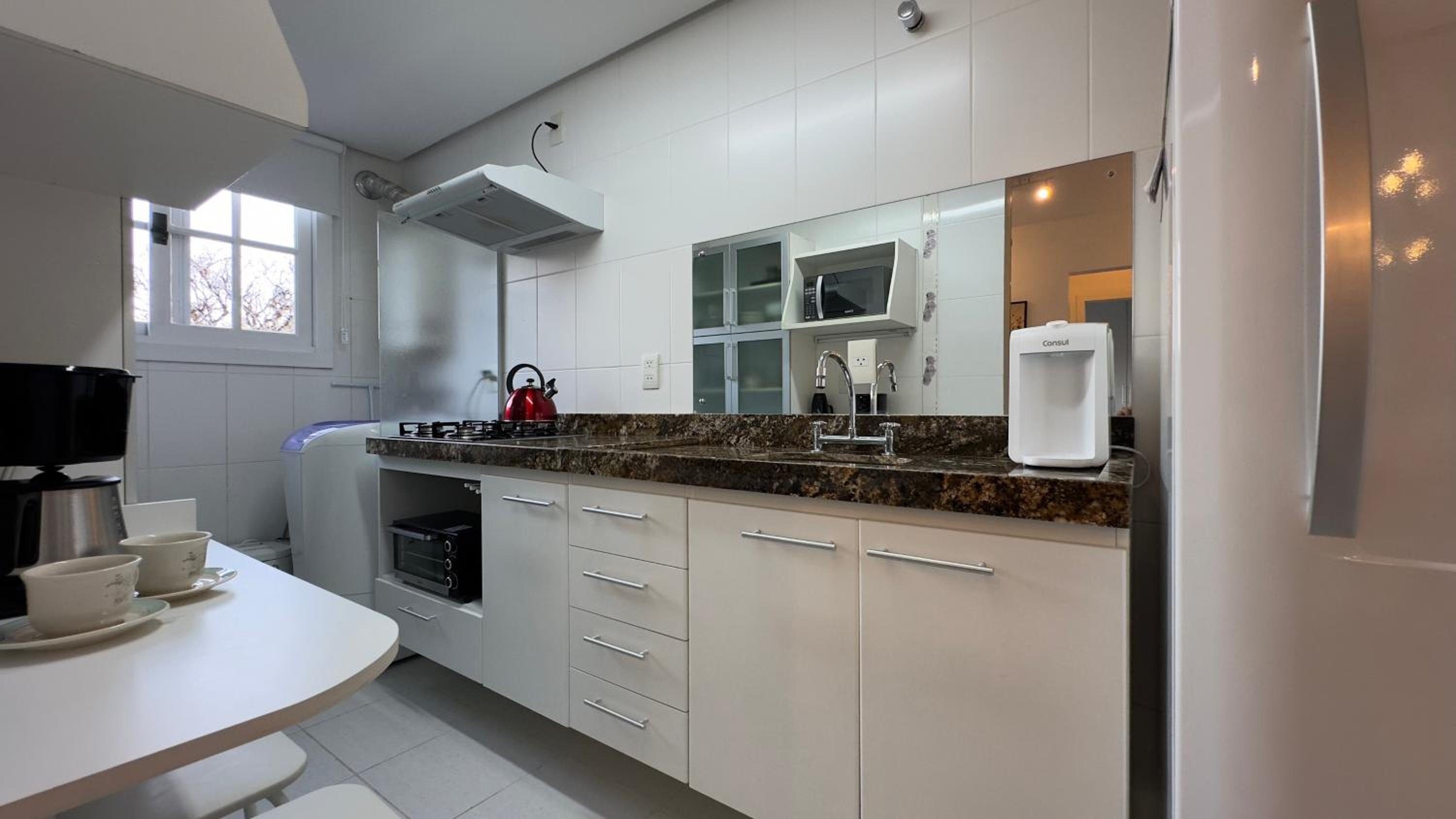 Apartamento à 10 min Centro para 06 Pessoas com Lareira, Ar condicionado e Wi-Fi Veloz