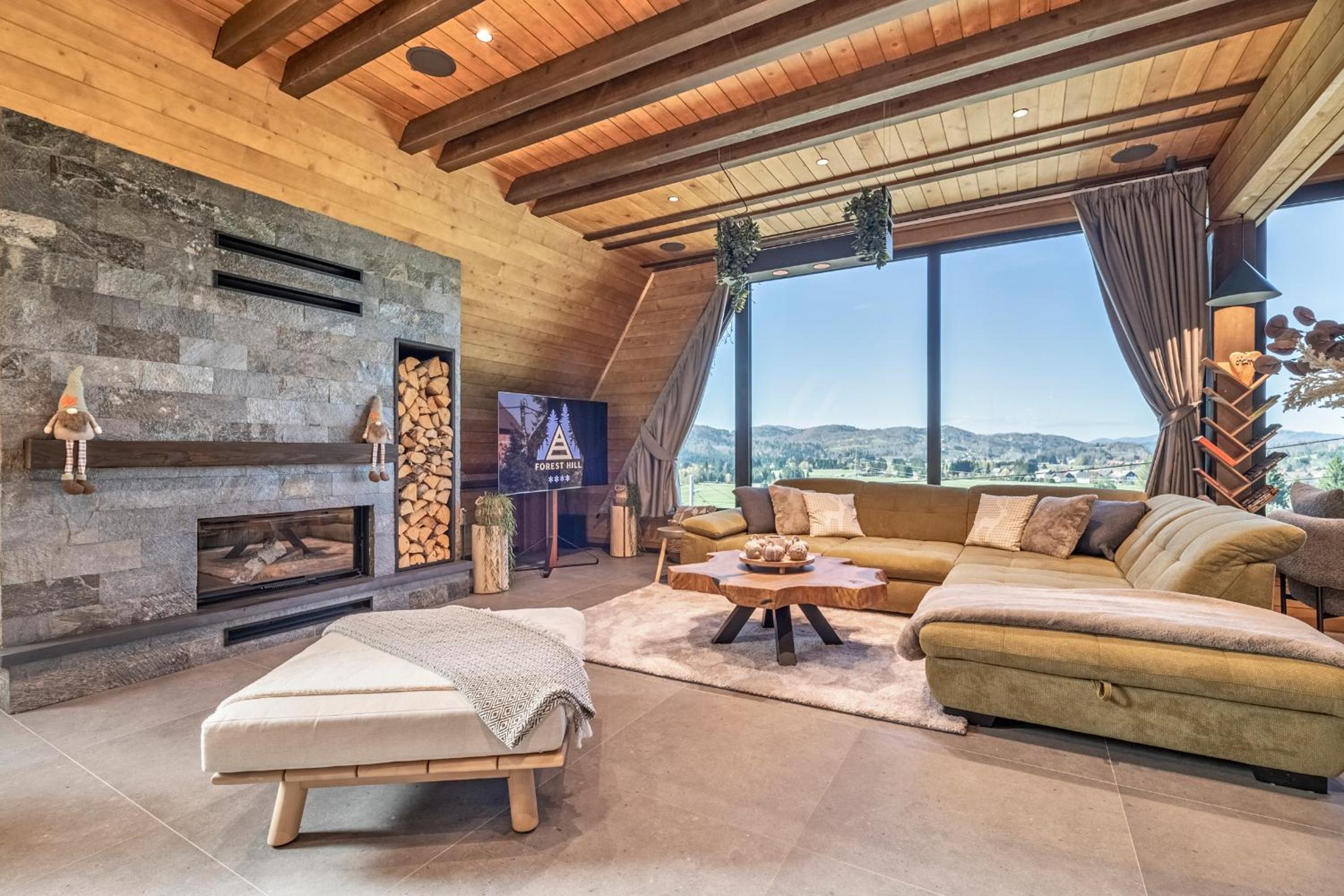 Cozy Chalet Forest Hill view 2
