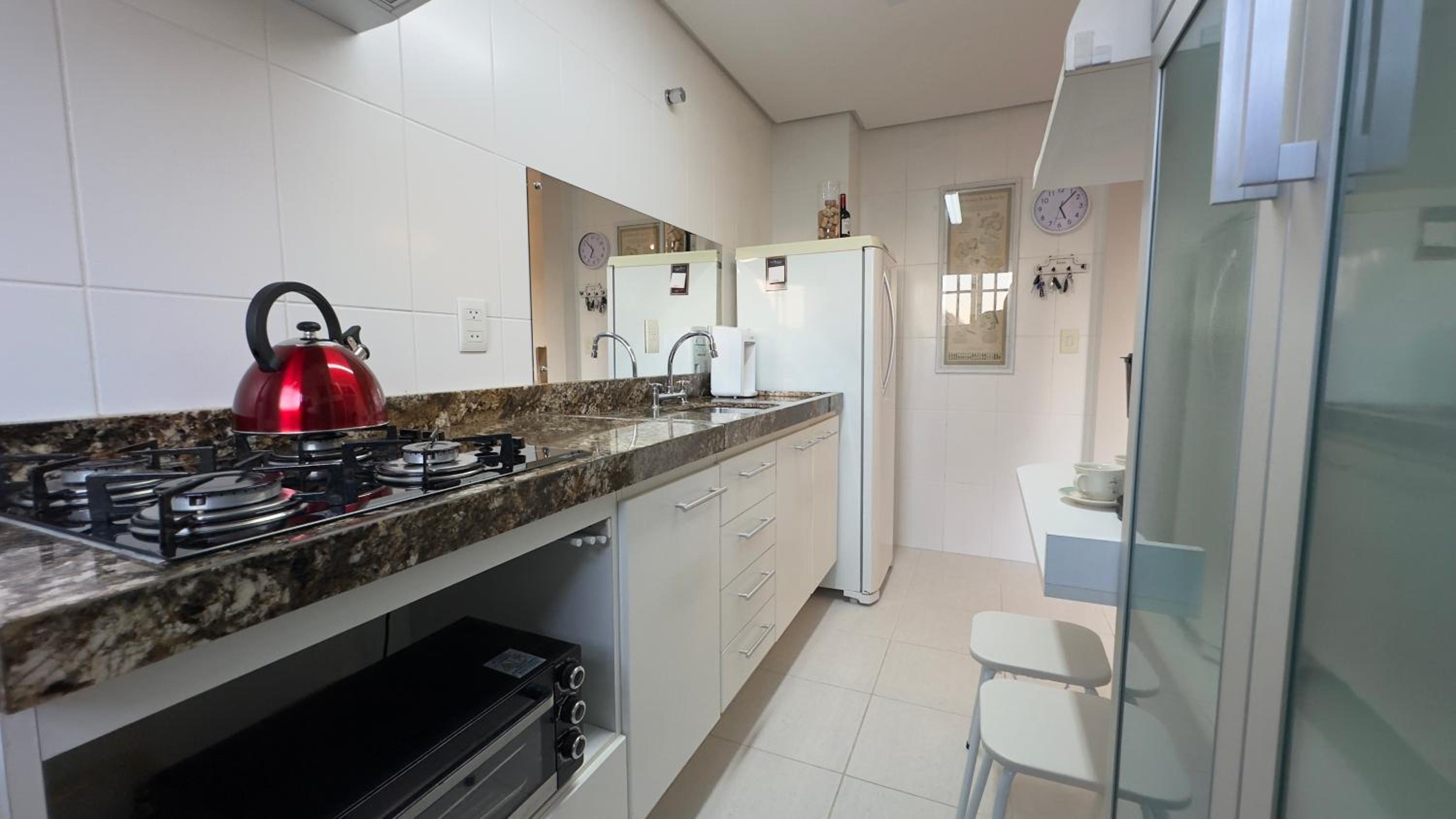 Apartamento à 10 min Centro para 06 Pessoas com Lareira, Ar condicionado e Wi-Fi Veloz