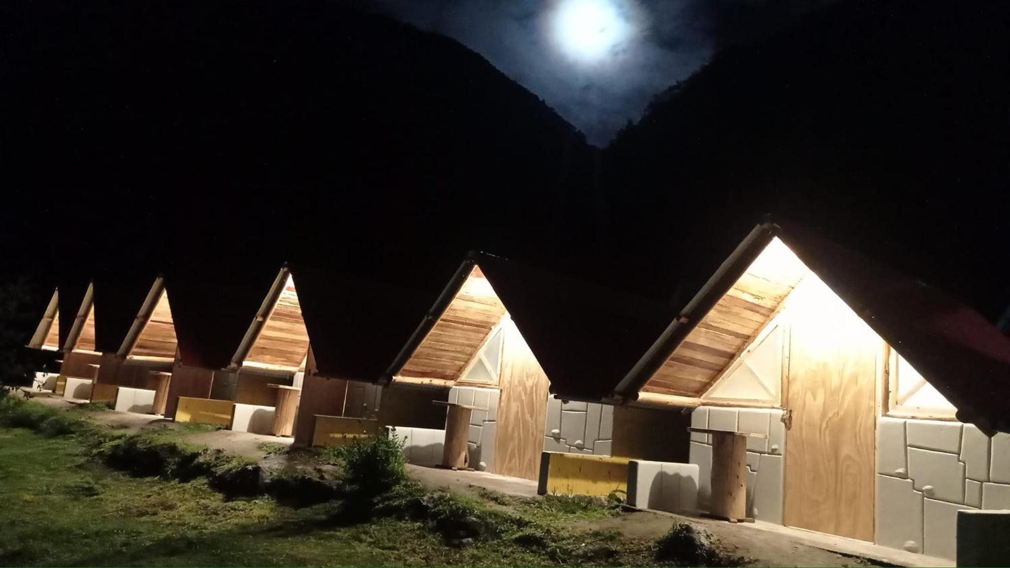PABLITO HOSTEL CABINS b&b Chaullay