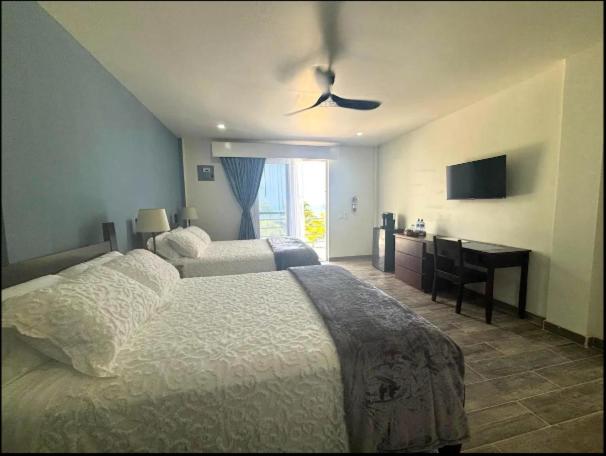 Ashton Court Belize