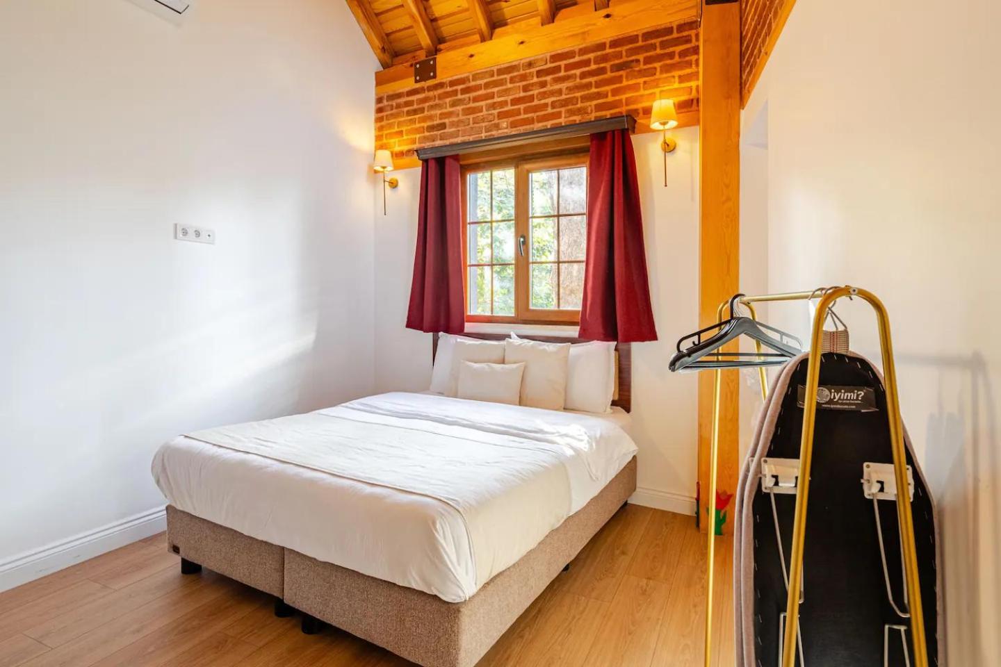 Villa Arancia Istanbul - Garden, BBQ, Sauna & Turkish Bath by the Tram in Fatih