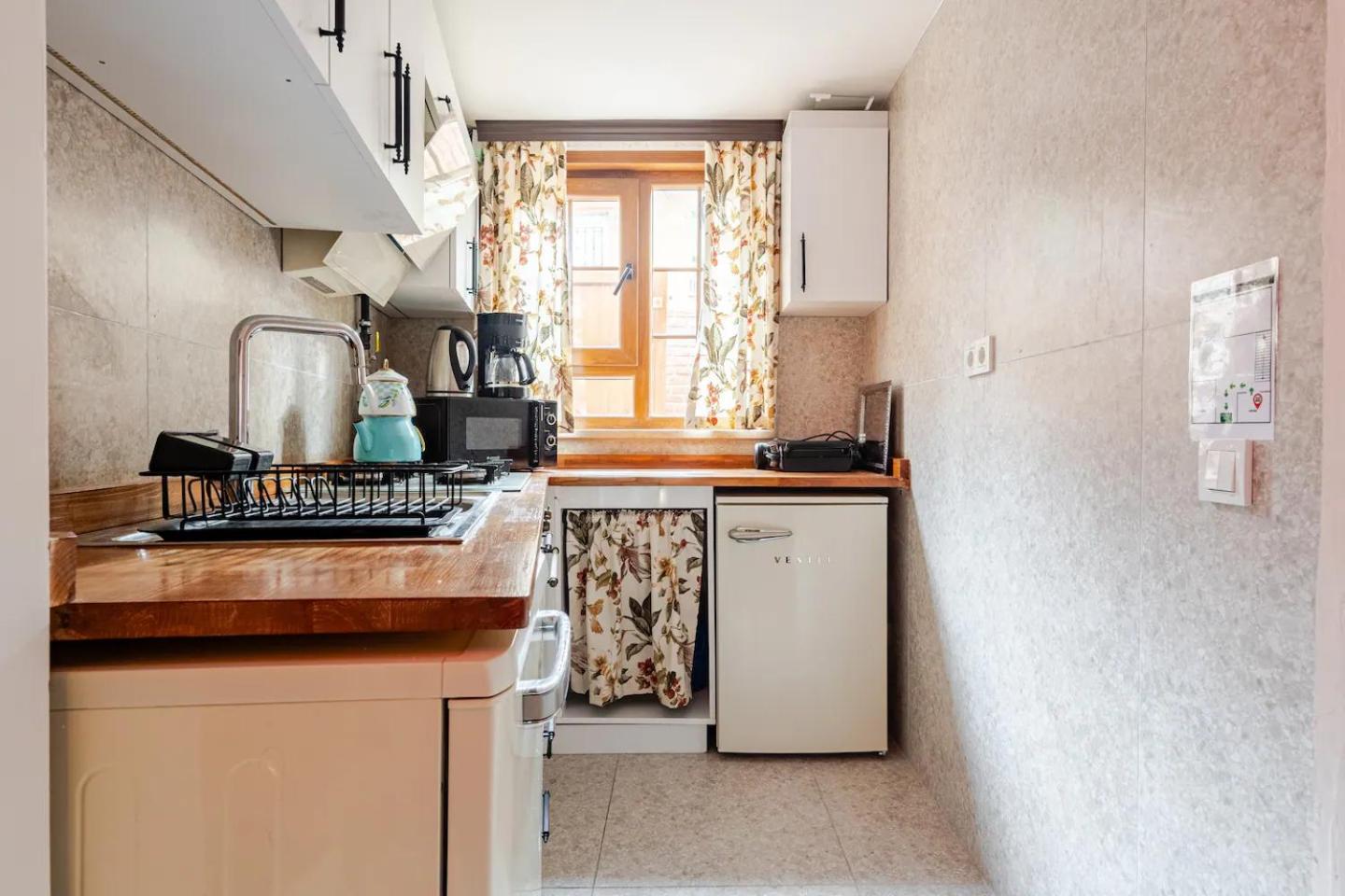 Villa Arancia Istanbul - Garden, BBQ, Sauna & Turkish Bath by the Tram in Fatih