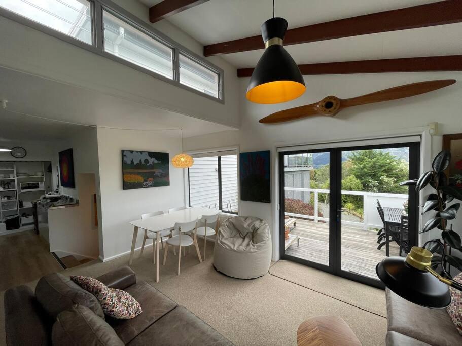 Marine Bach - Diamond Harbour view 3
