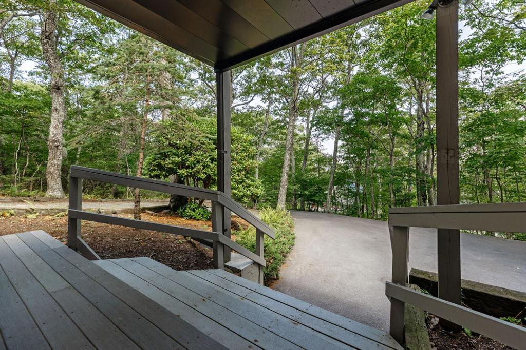 Pets-OK Retreat w Sauna, Jacuzzi at Wintergreen view 4