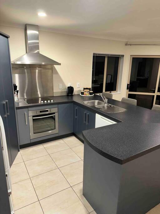 Entire House!3Bedroom,2 Bathroom, Fully FencedYard view 5