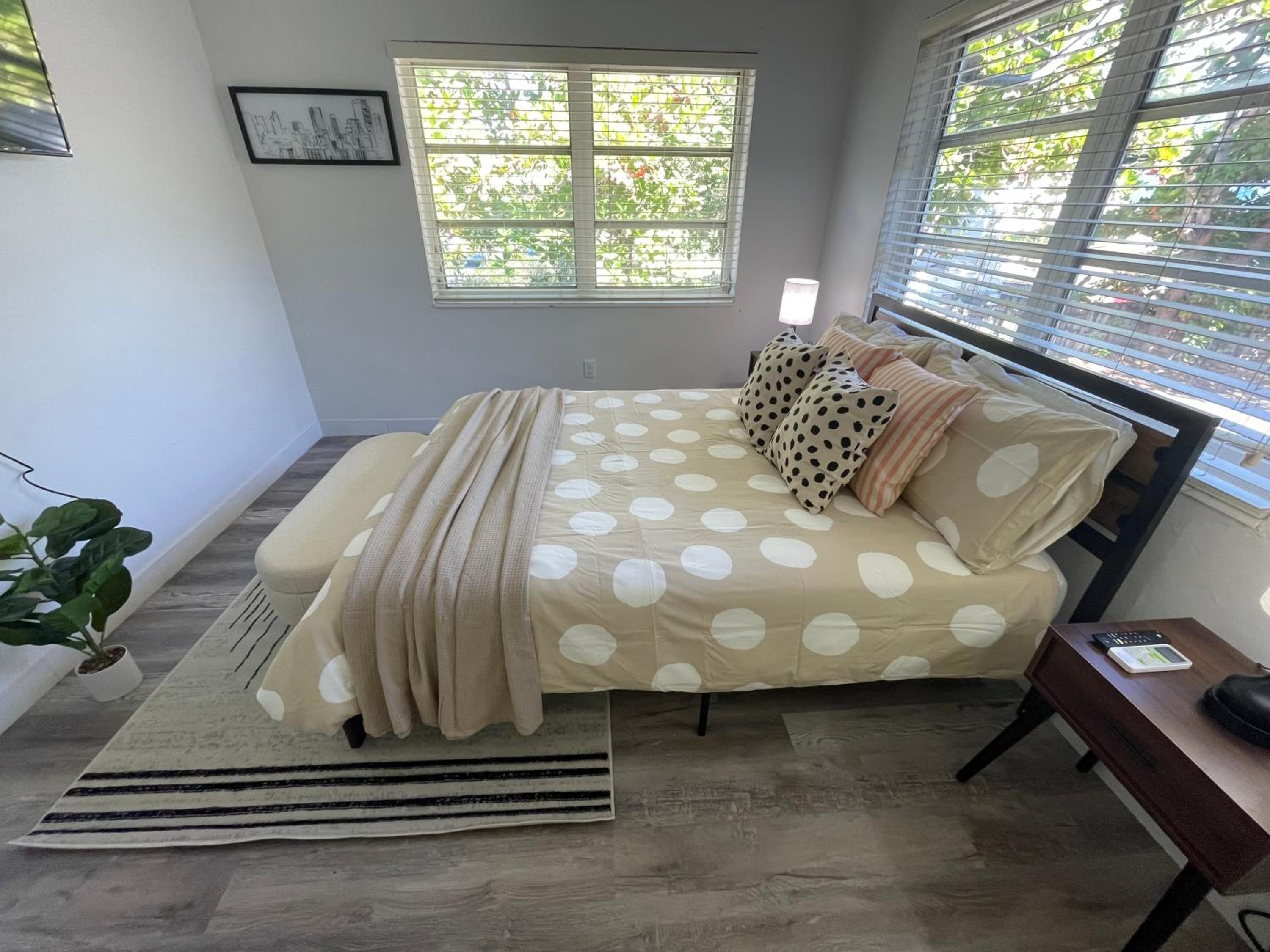 Fully equipped Apartments with parking near Cocowalk