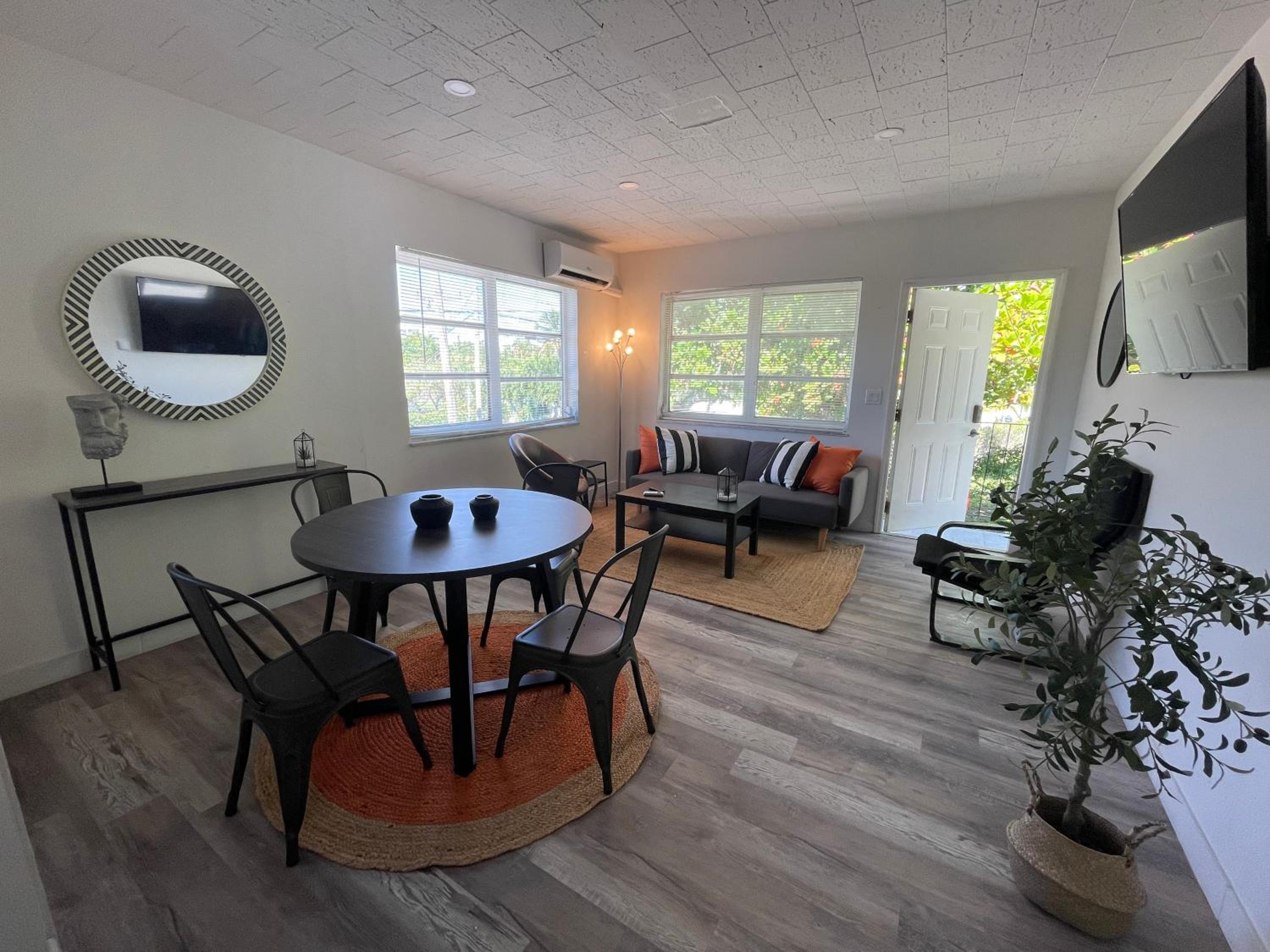 Fully equipped Apartments with parking near Cocowalk