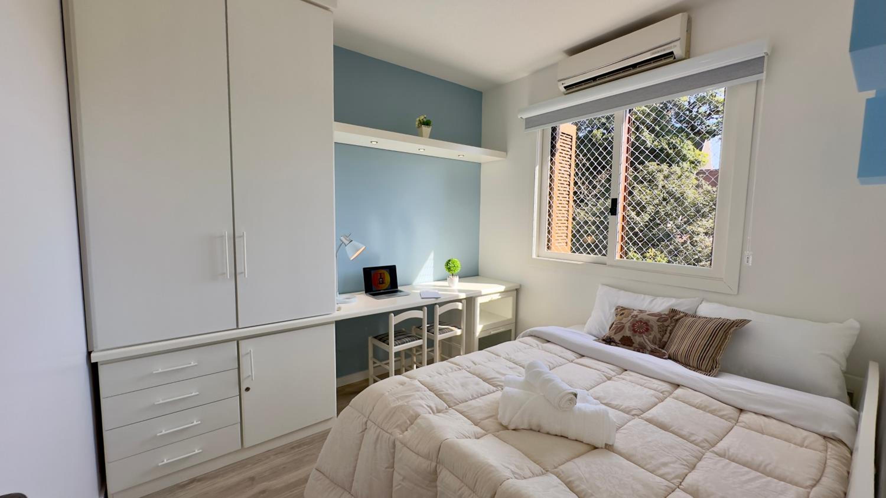 Apartamento à 10 min Centro para 06 Pessoas com Lareira, Ar condicionado e Wi-Fi Veloz