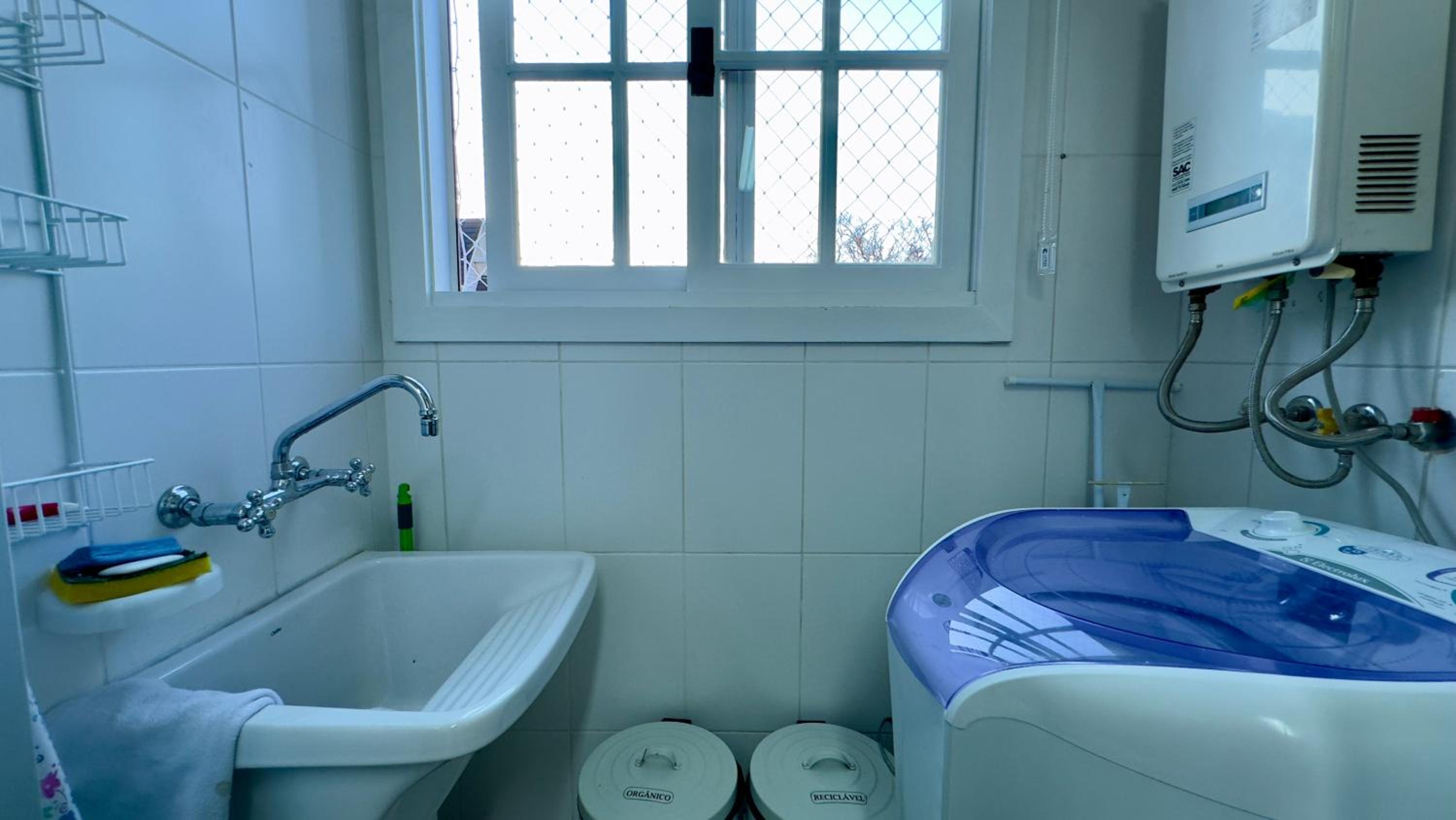 Apartamento à 10 min Centro para 06 Pessoas com Lareira, Ar condicionado e Wi-Fi Veloz