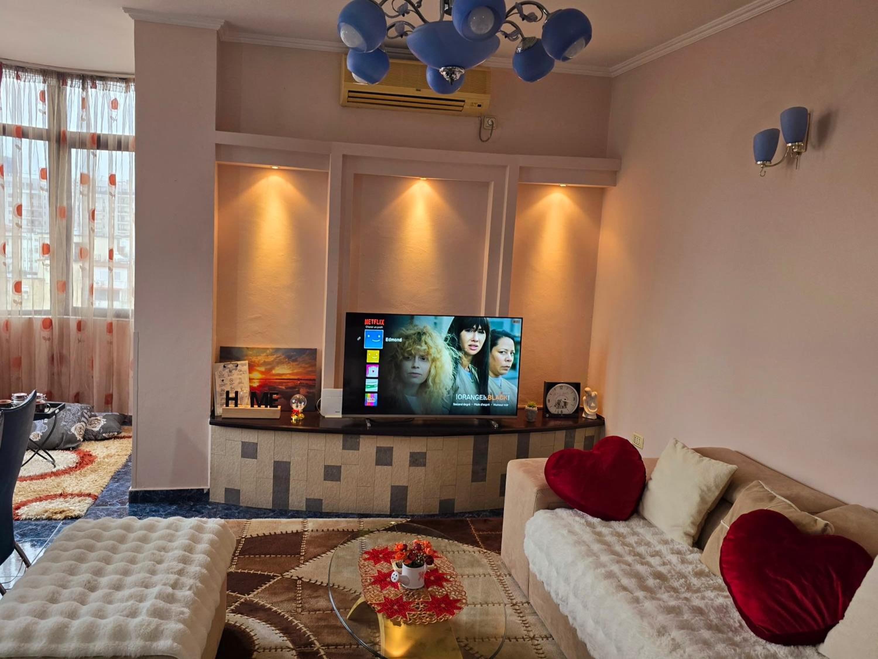 SweetHome Tirana Center, Skanderbeg Square