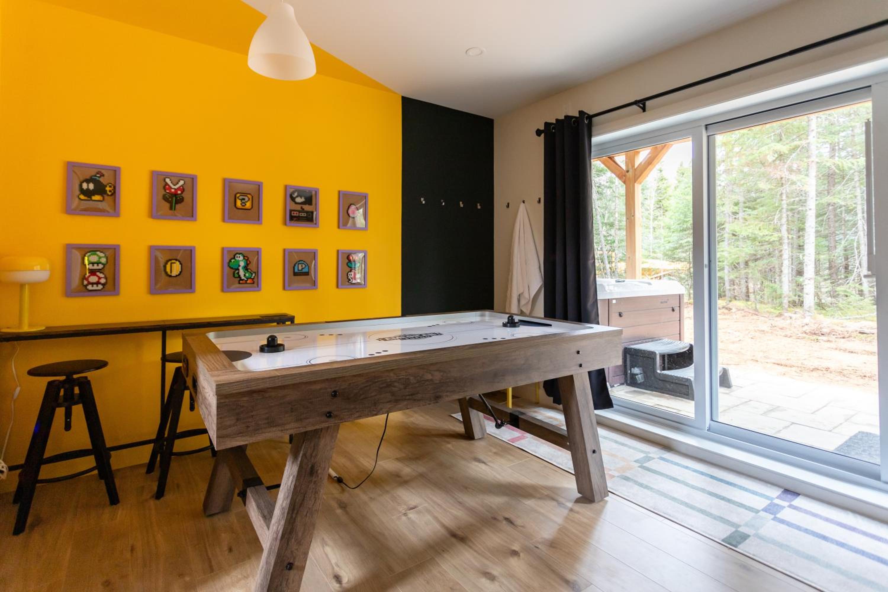 L'intemporel - Retro Chalet with Private Lake and Hot Tub