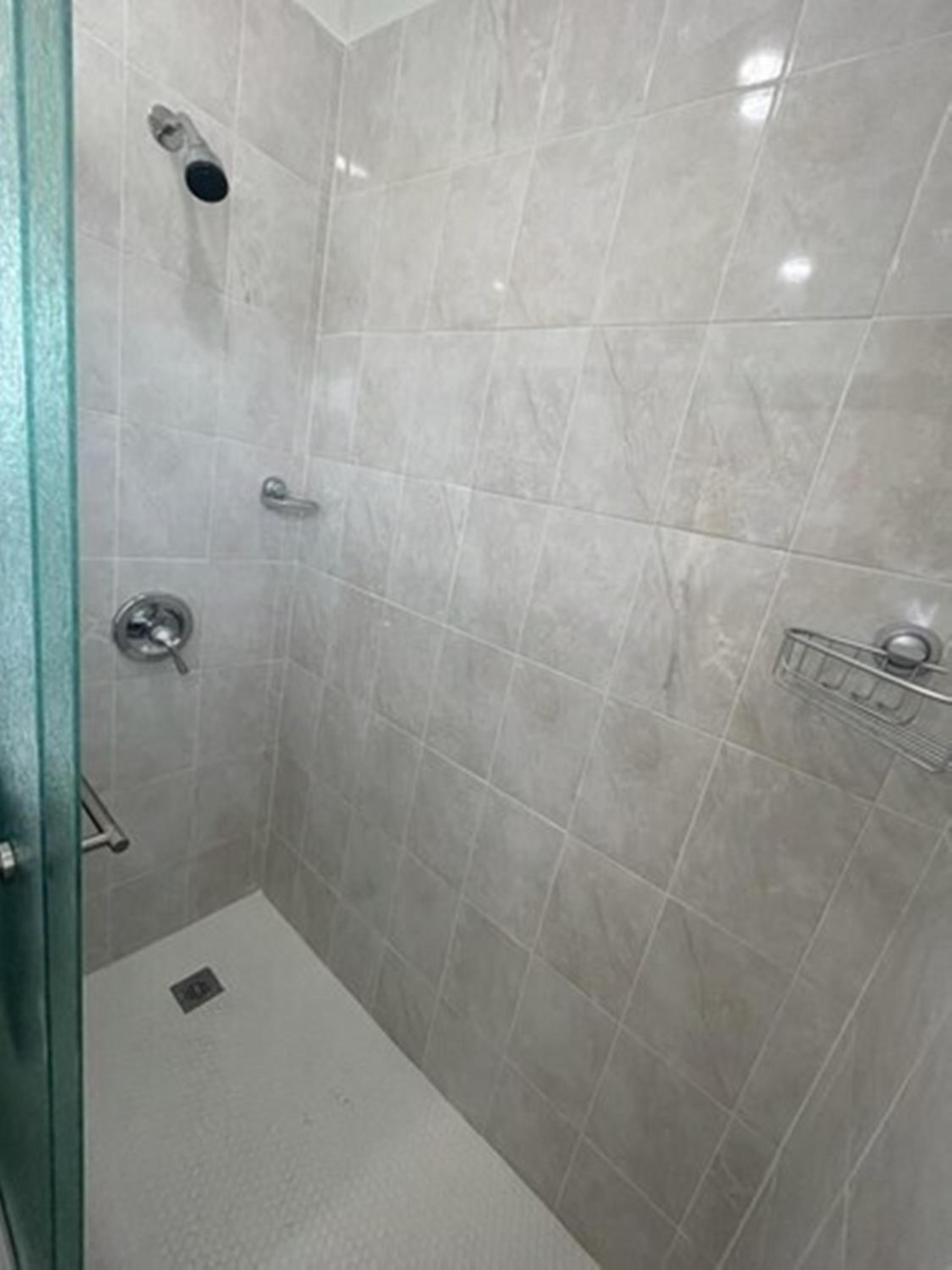 Fully equipped Apartments with parking near Cocowalk