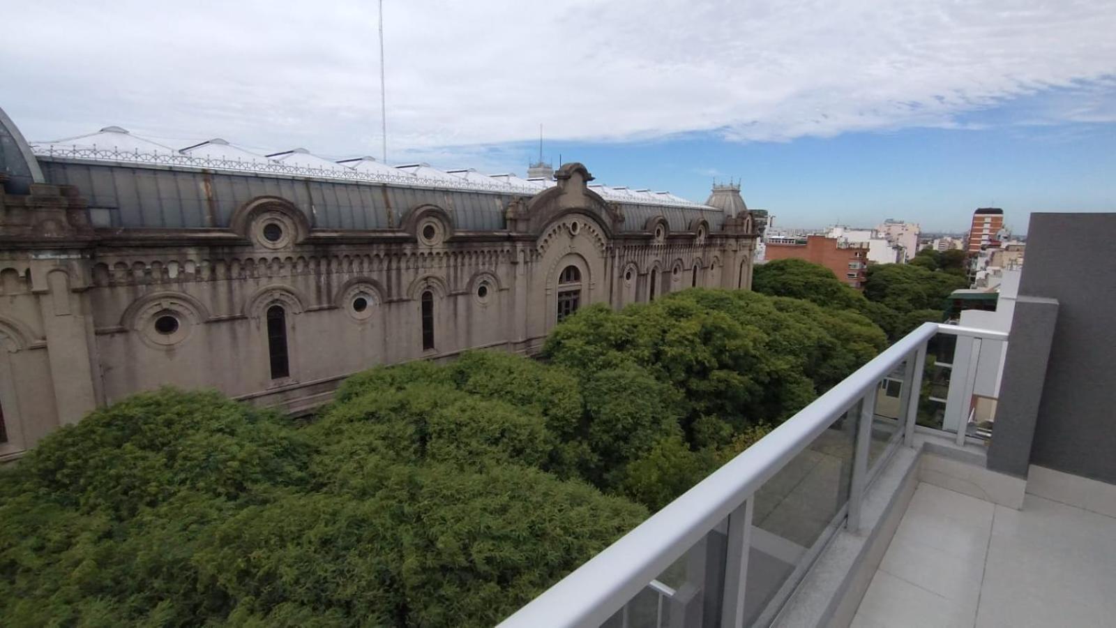 Dos balcones, luminoso y excelente ubicación