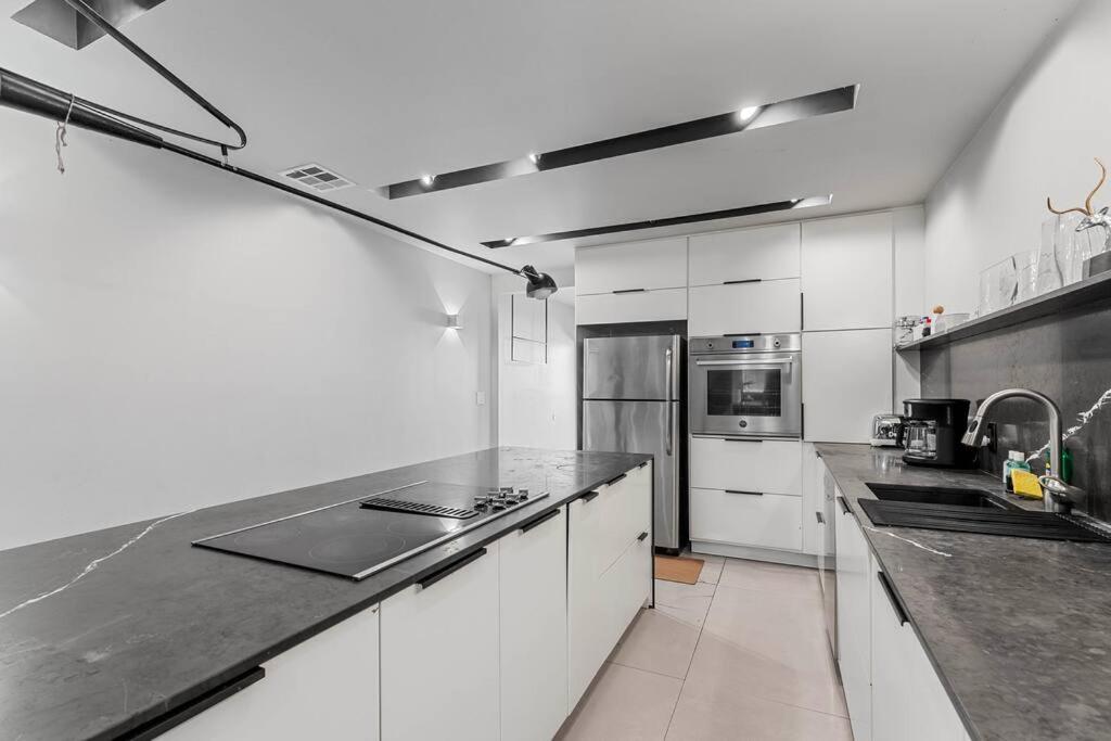 NoHo Luxury Spacious 3Bedroom Home with Hot Tub