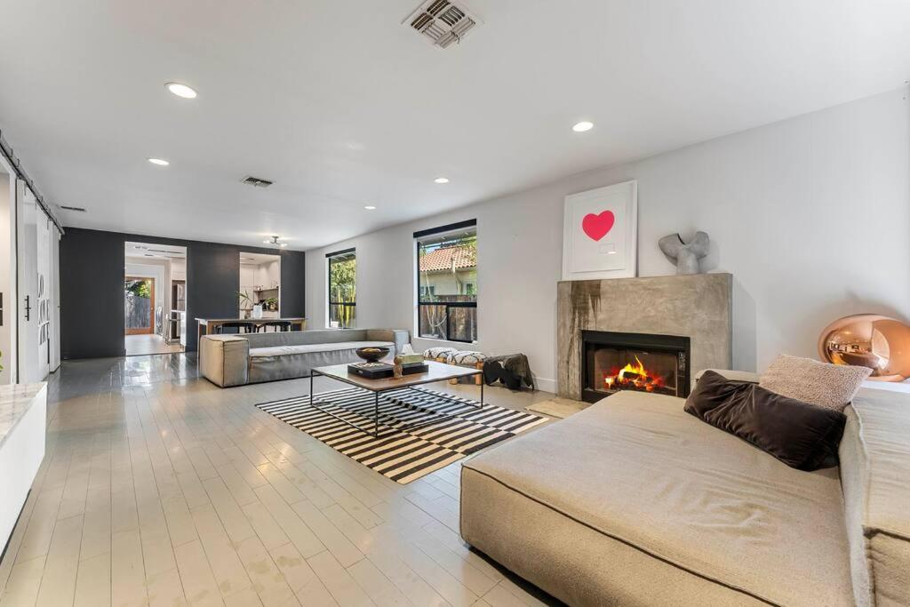 NoHo Luxury Spacious 3Bedroom Home with Hot Tub