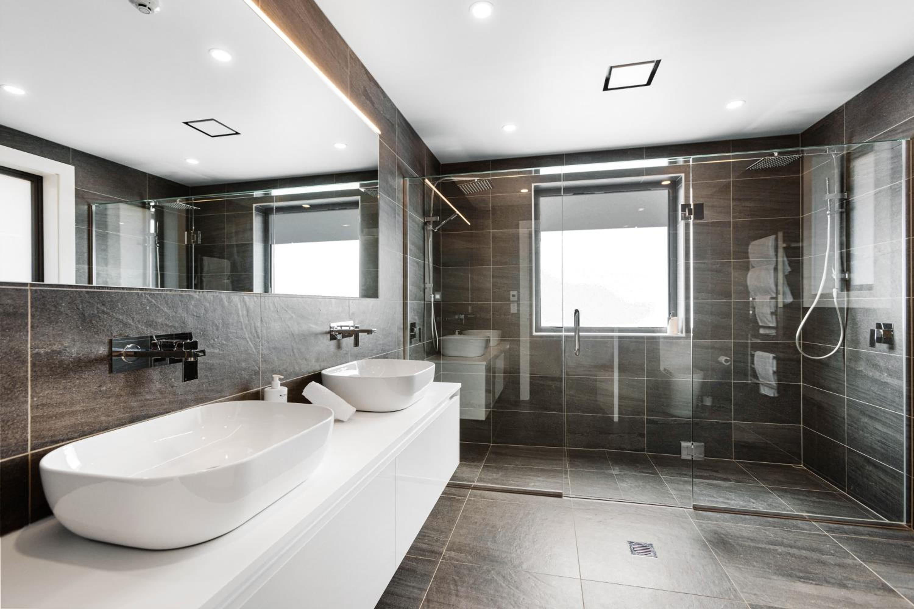 Penthouse with Marina Views - Studio or Two Bedroom Apartment view 3
